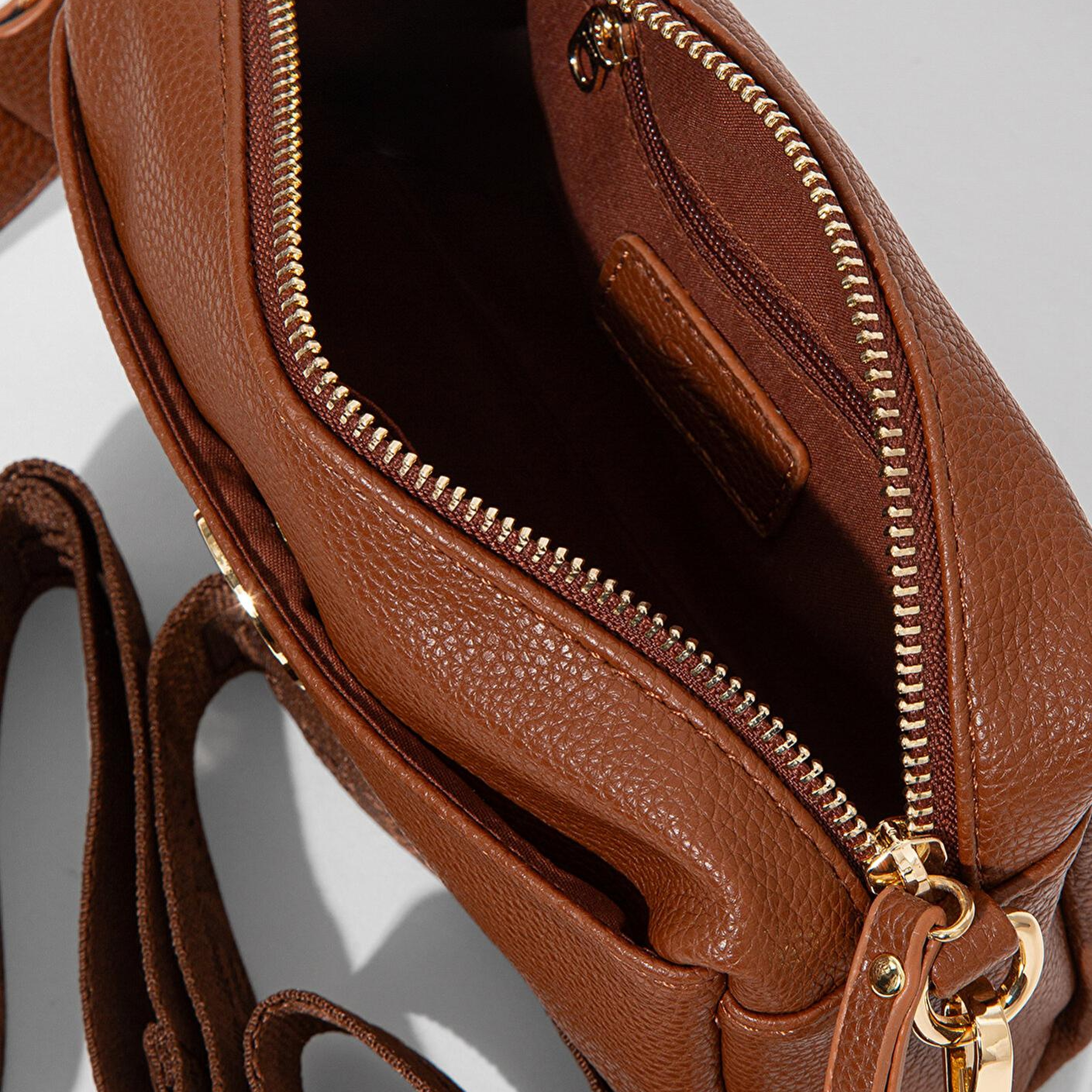 Mavi Mühür Logo Detaylı Kahverengi Çapraz Çanta 1912662-34614