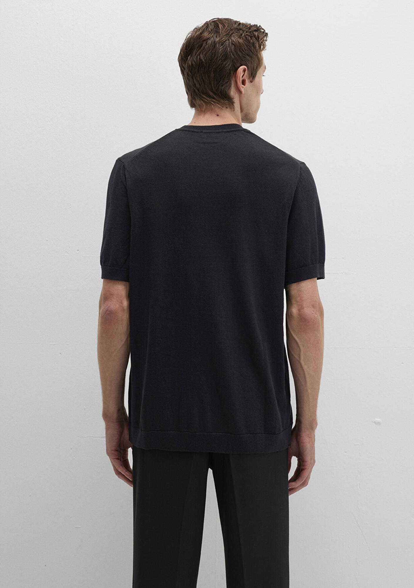 Mavi Kısa Kollu Siyah Triko Tişört Regular Fit / Normal Kesim 0710312-900