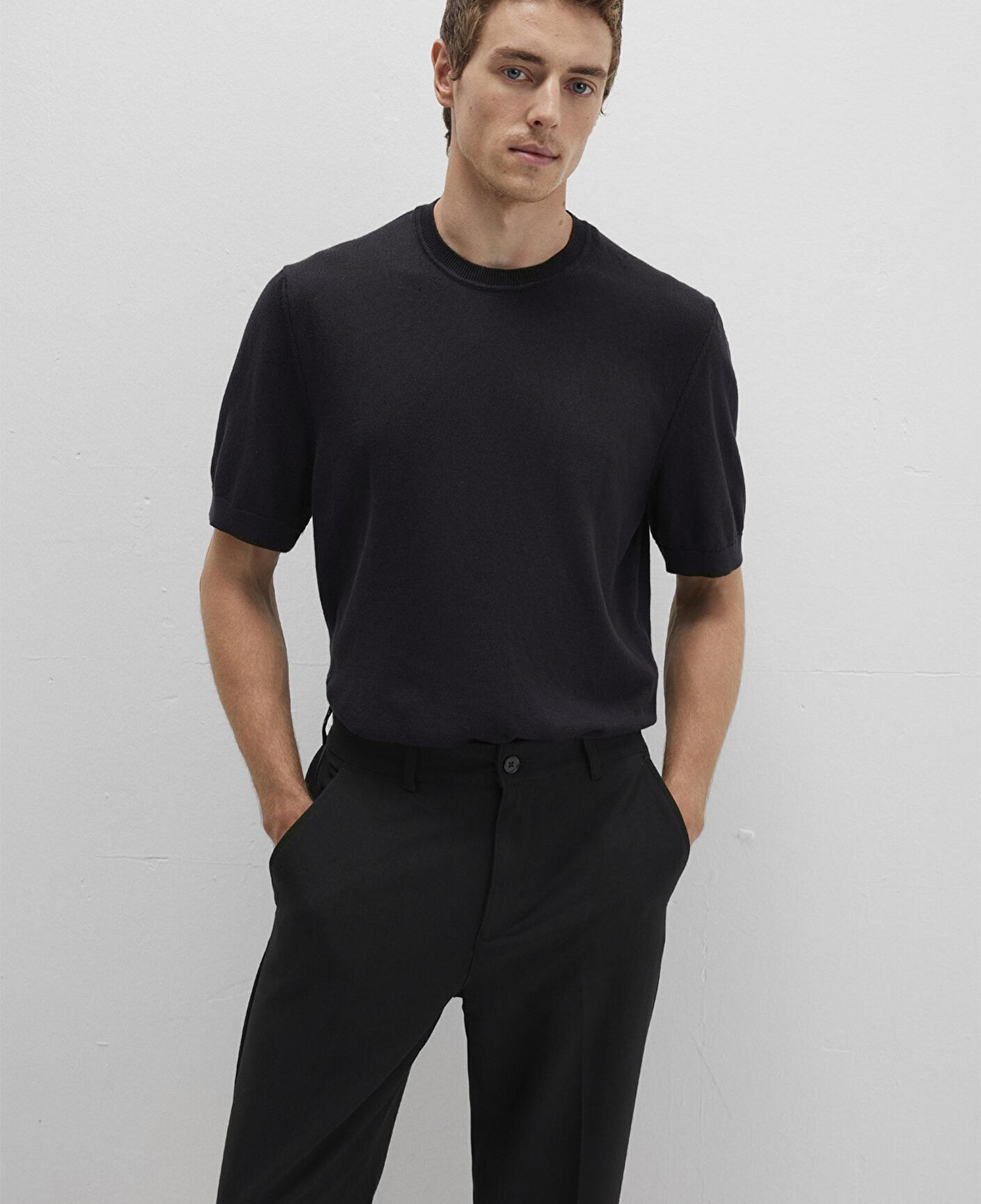 Mavi Kısa Kollu Siyah Triko Tişört Regular Fit / Normal Kesim 0710312-900