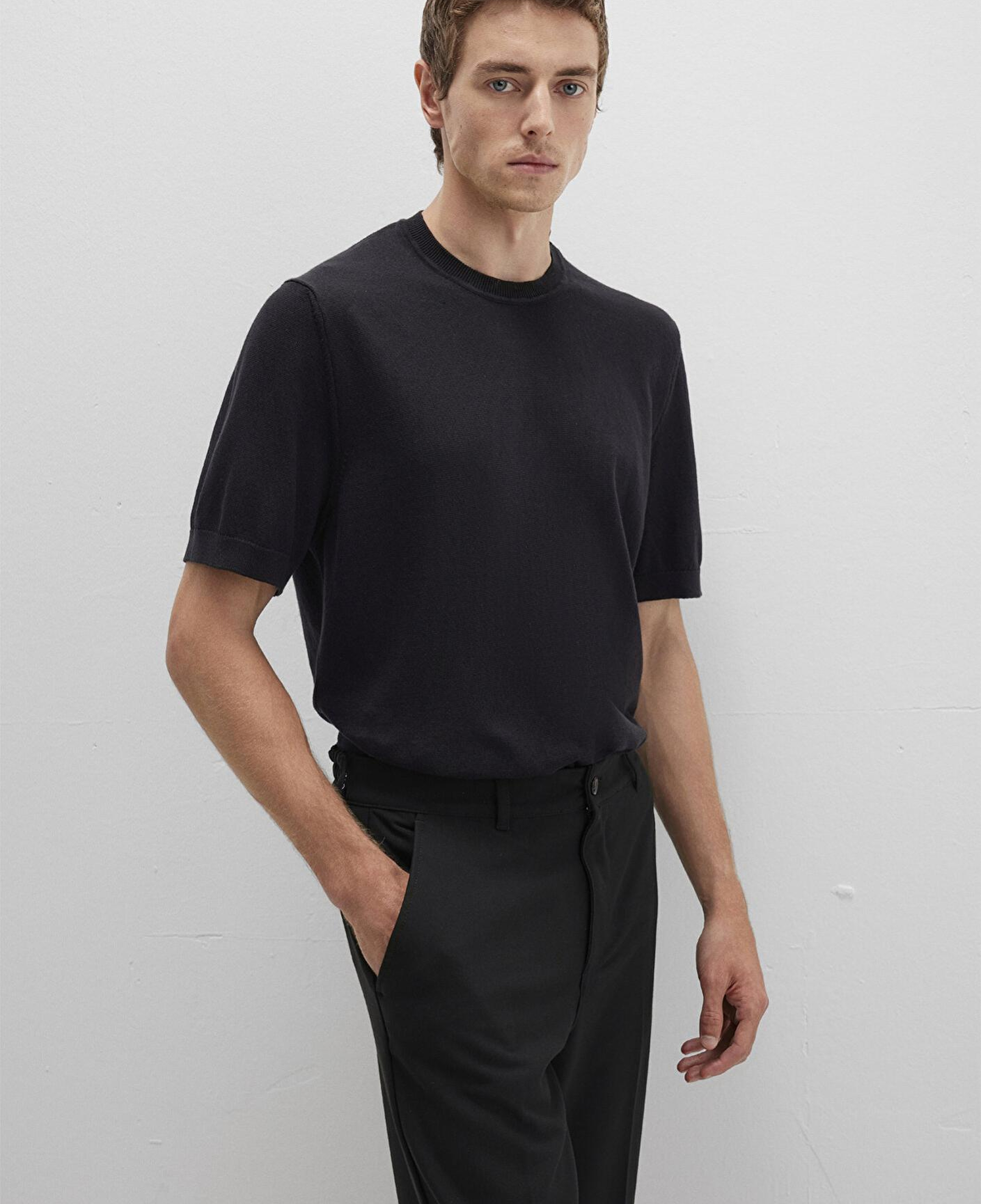 Mavi Kısa Kollu Siyah Triko Tişört Regular Fit / Normal Kesim 0710312-900