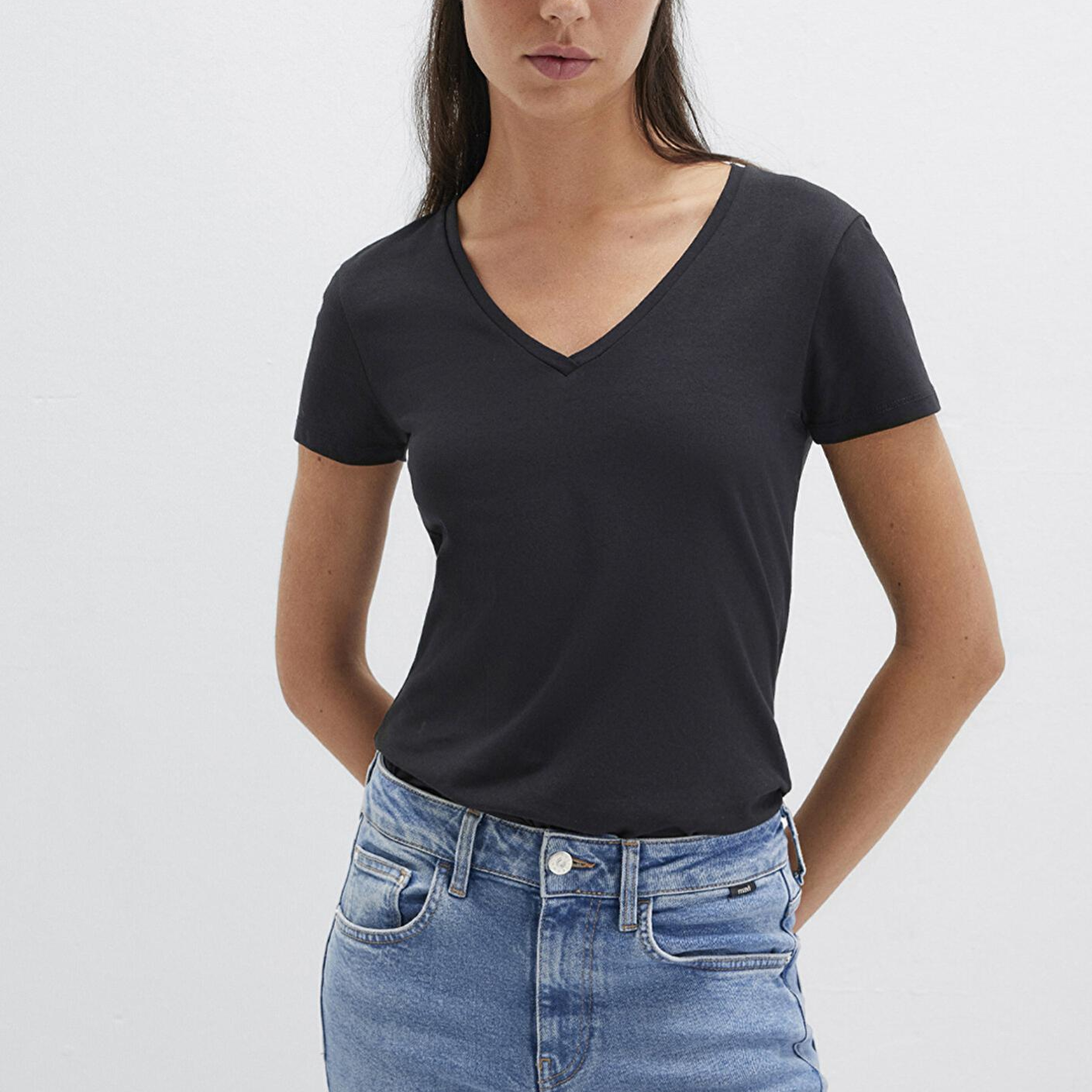 Mavi V Yaka Siyah Basic Stretch Tişört Fitted / Vücuda Oturan Kesim 162769-900