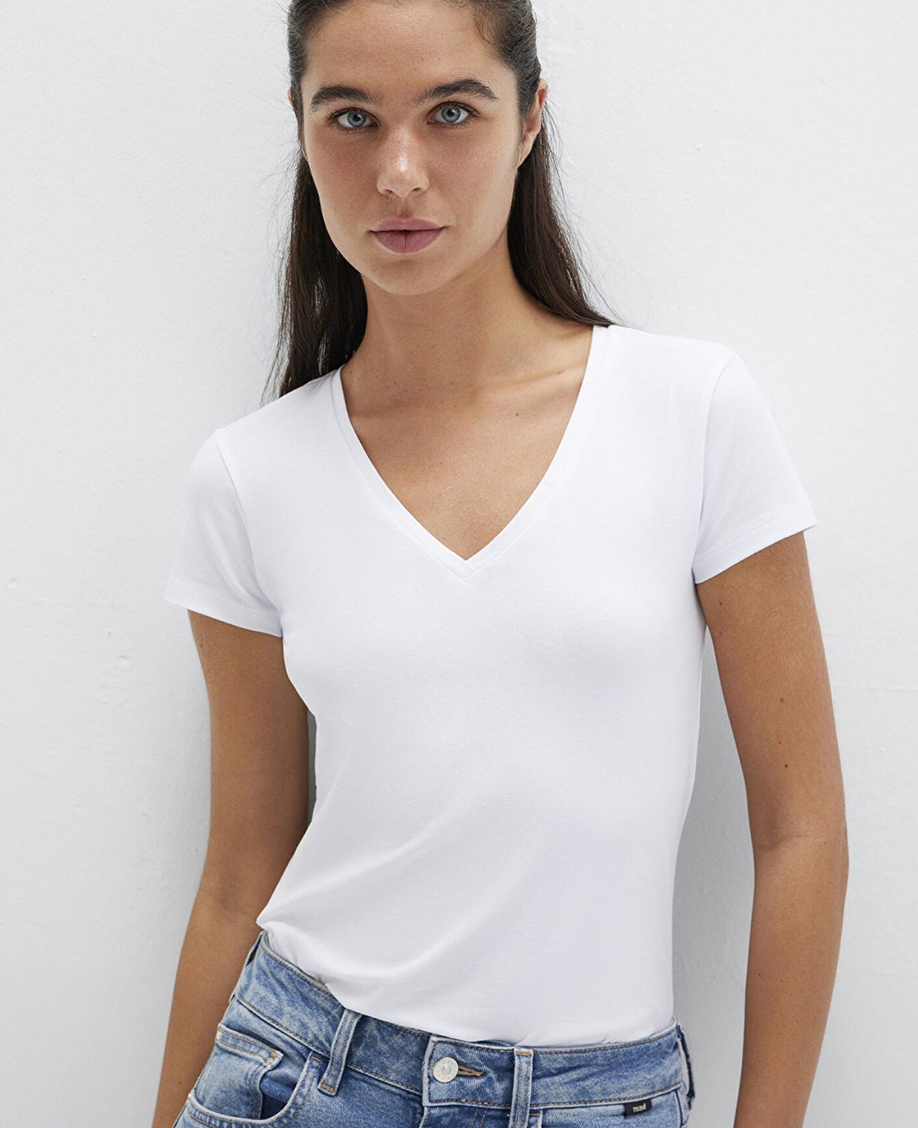 Mavi V Yaka Beyaz Basic Stretch Tişört Fitted / Vücuda Oturan Kesim 162769-620