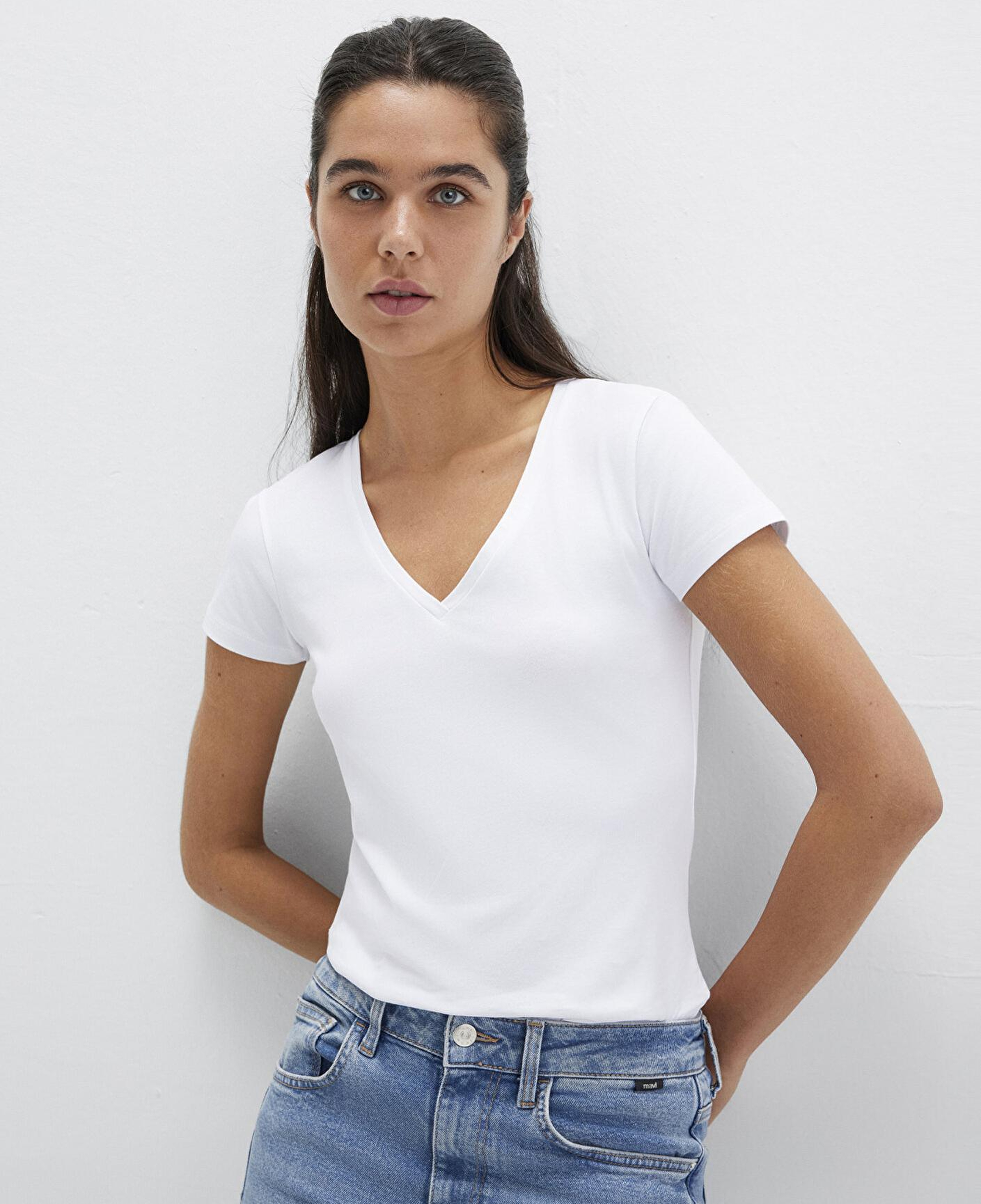 Mavi V Yaka Beyaz Basic Stretch Tişört Fitted / Vücuda Oturan Kesim 162769-620