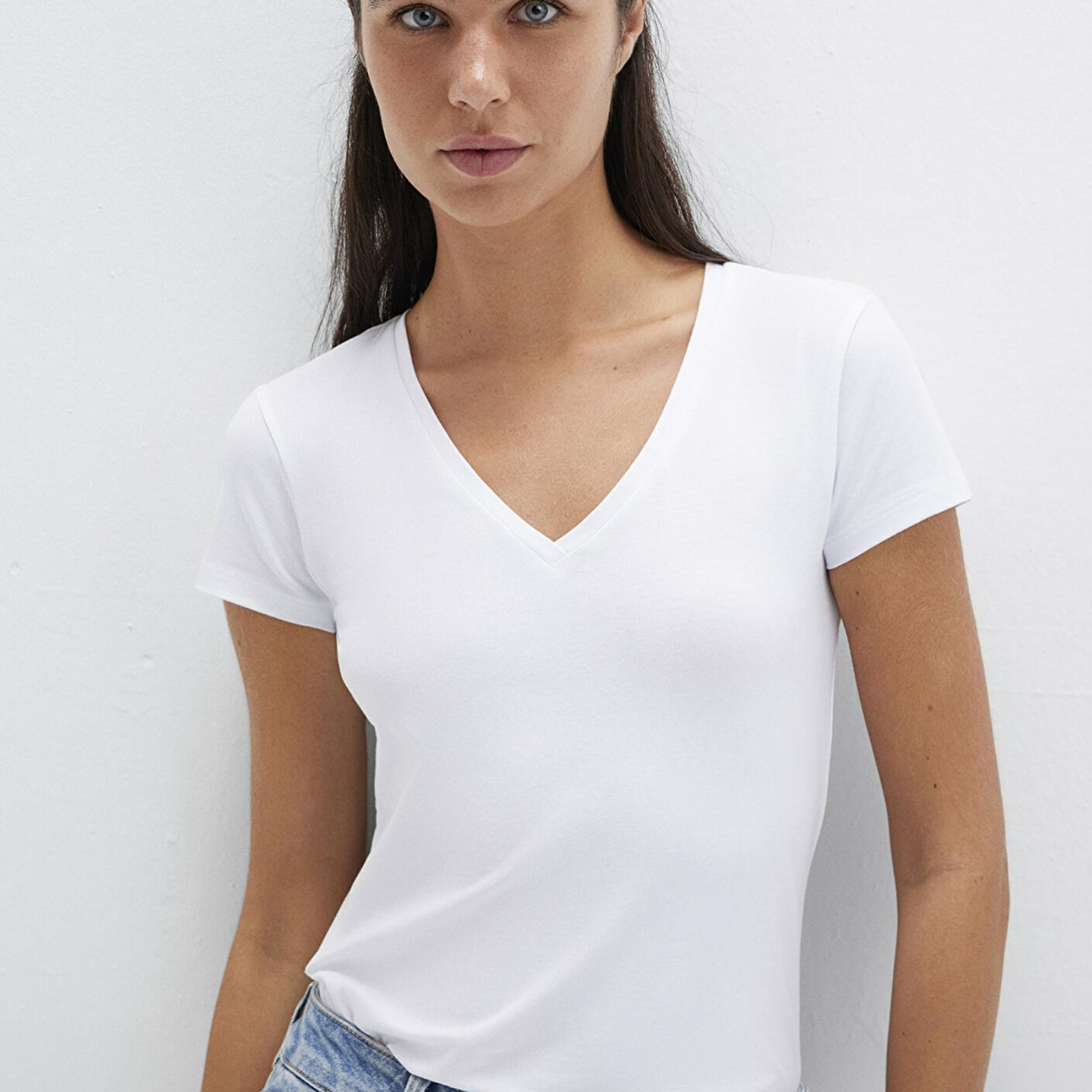 Mavi V Yaka Beyaz Basic Stretch Tişört Fitted / Vücuda Oturan Kesim 162769-620