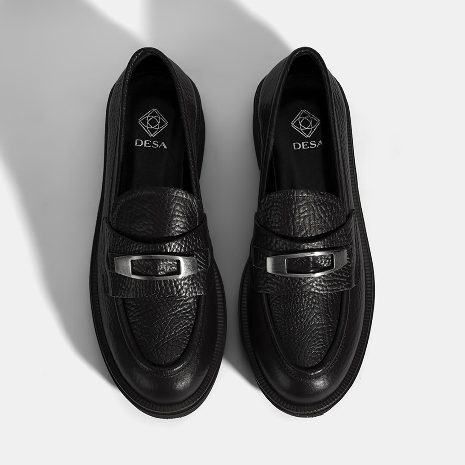 Kadın Siyah Toka Aksesuarlı Kalın Tabanlı Deri Loafer