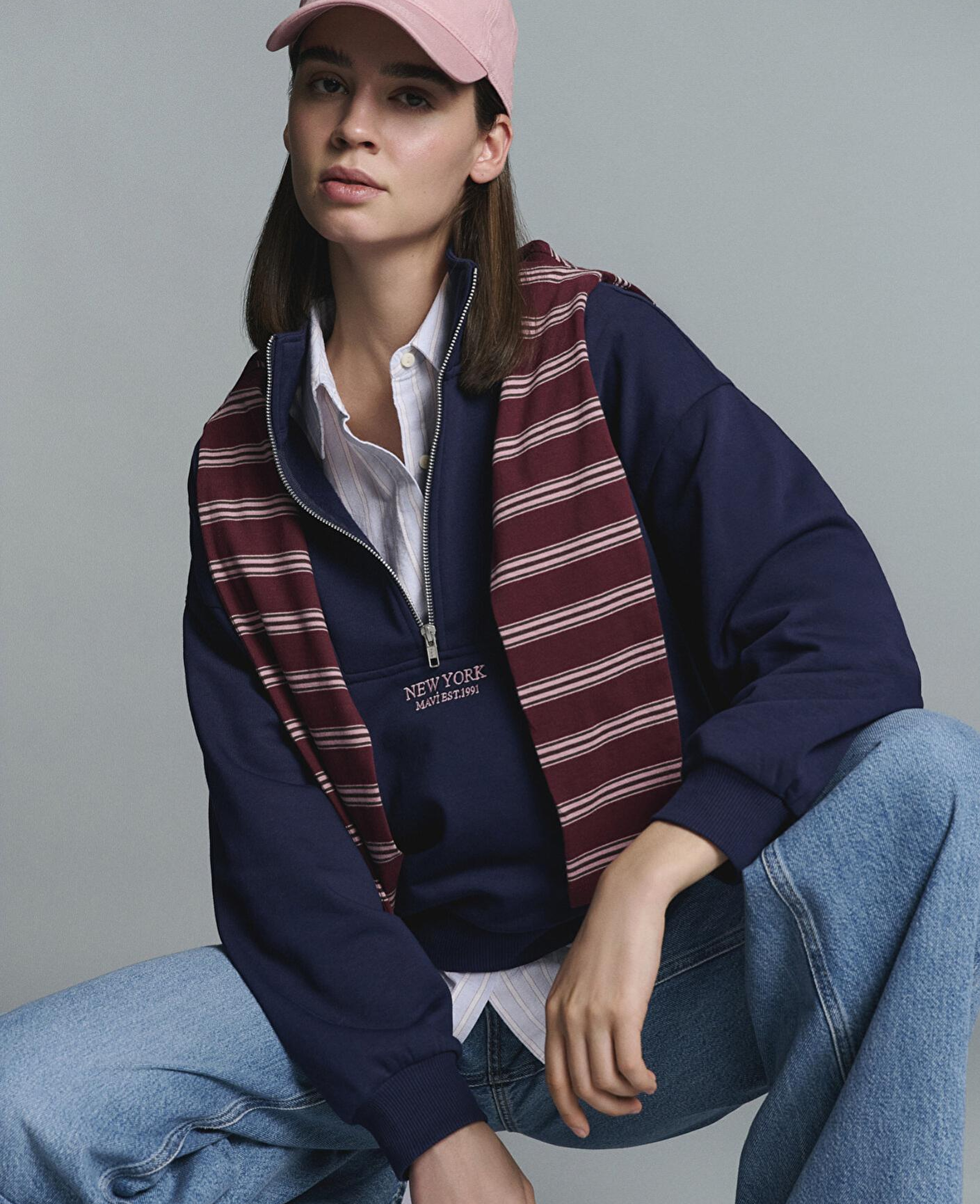 Mavi Yarı Fermuarlı Sırt Baskılı Lacivert Sweatshirt 1S10501-80729