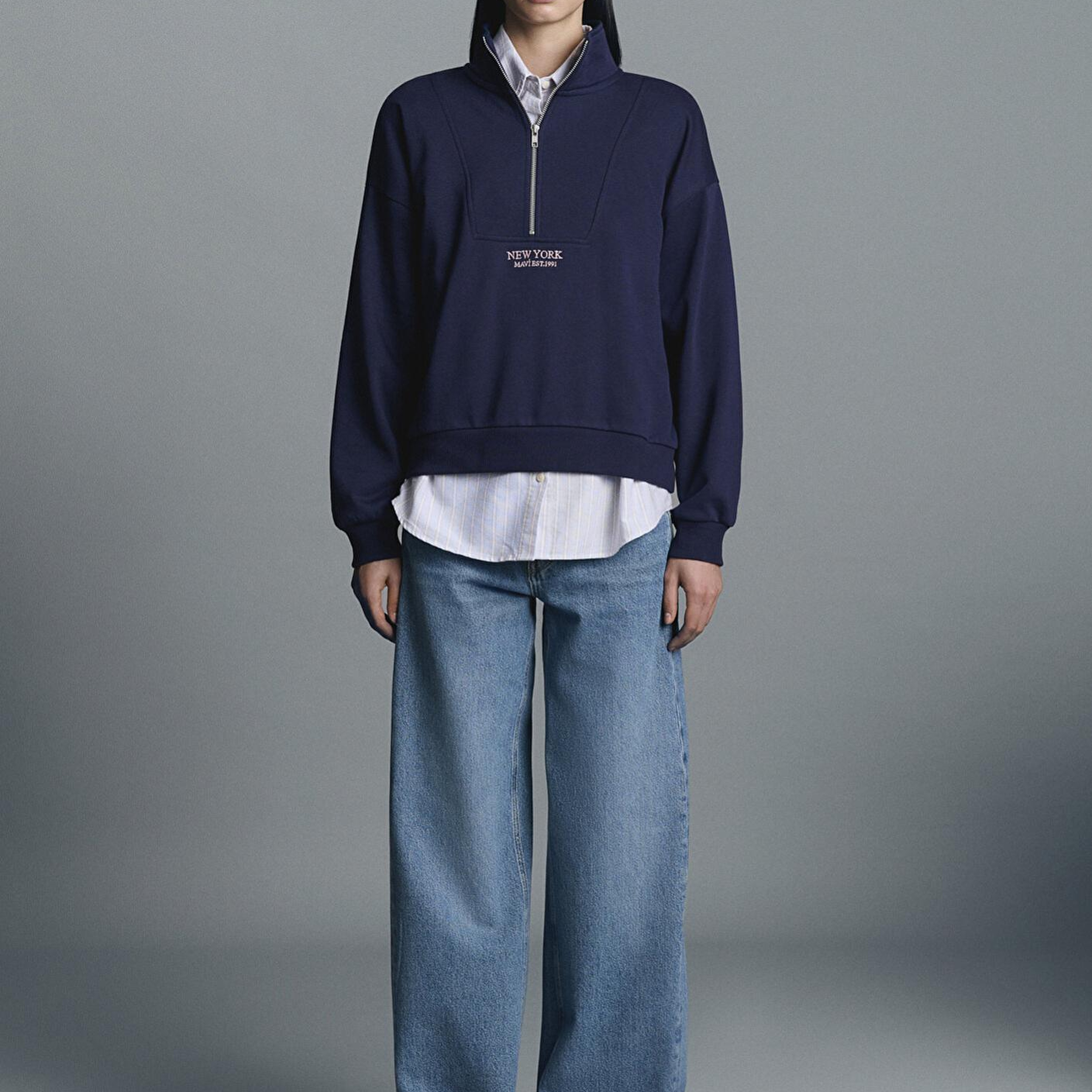 Mavi Yarı Fermuarlı Sırt Baskılı Lacivert Sweatshirt 1S10501-80729