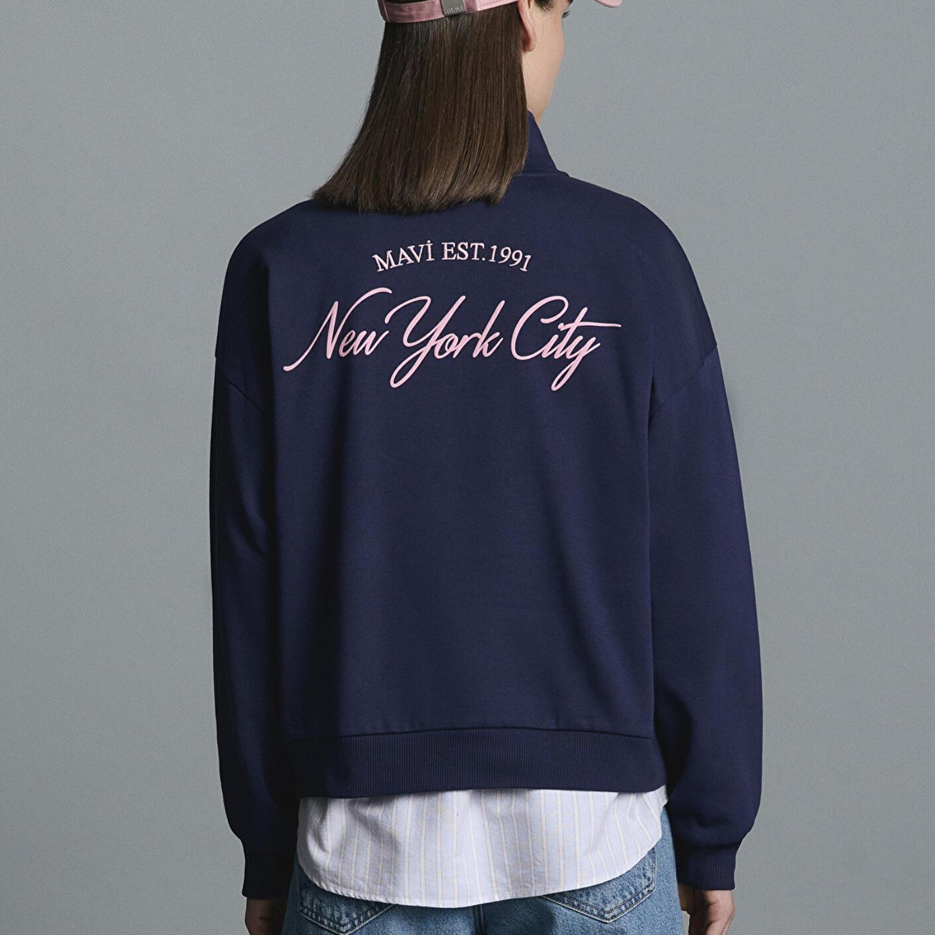 Mavi Yarı Fermuarlı Sırt Baskılı Lacivert Sweatshirt 1S10501-80729