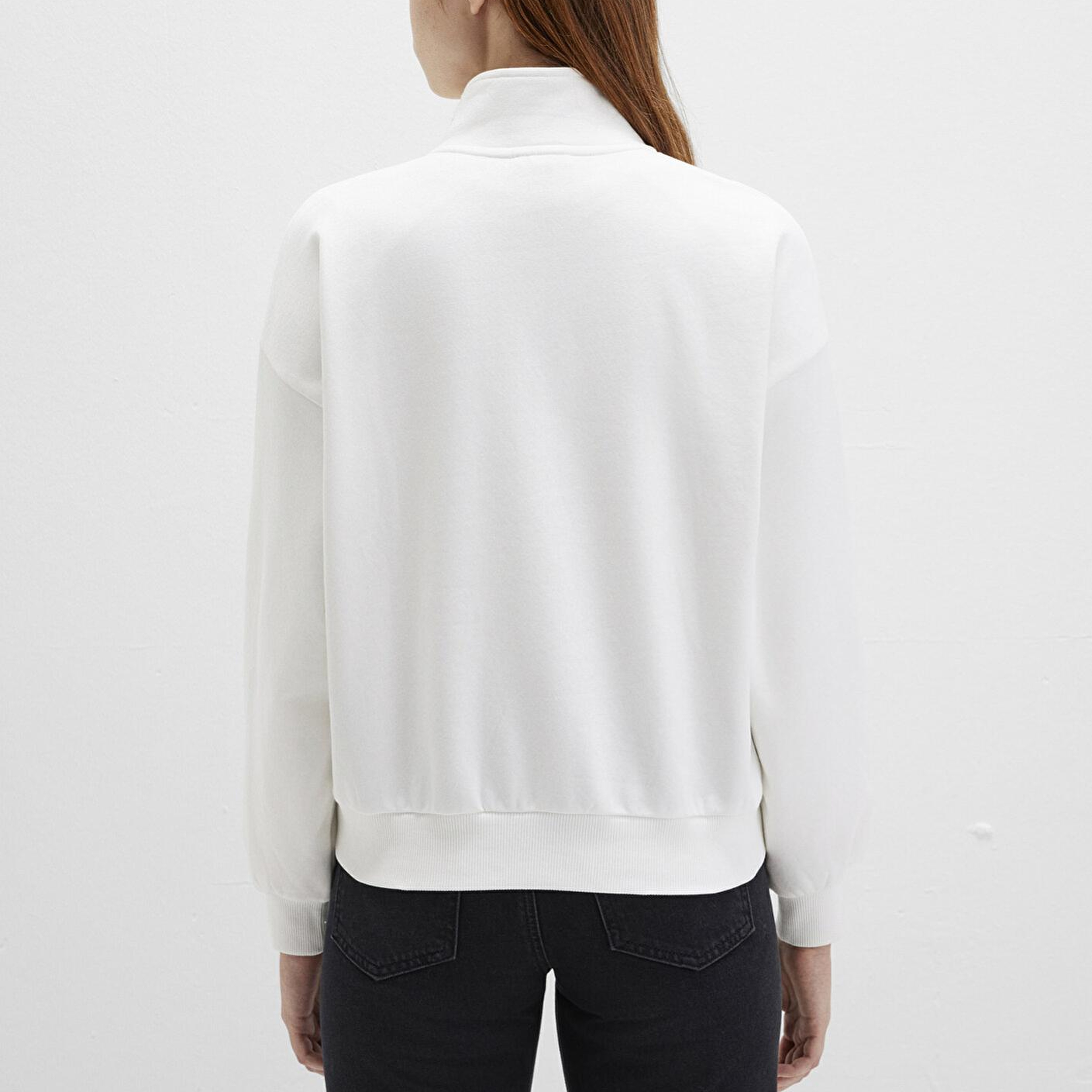 Mavi Yarı Fermuarlı Sırt Baskılı Ekru Sweatshirt 1S10502-70057