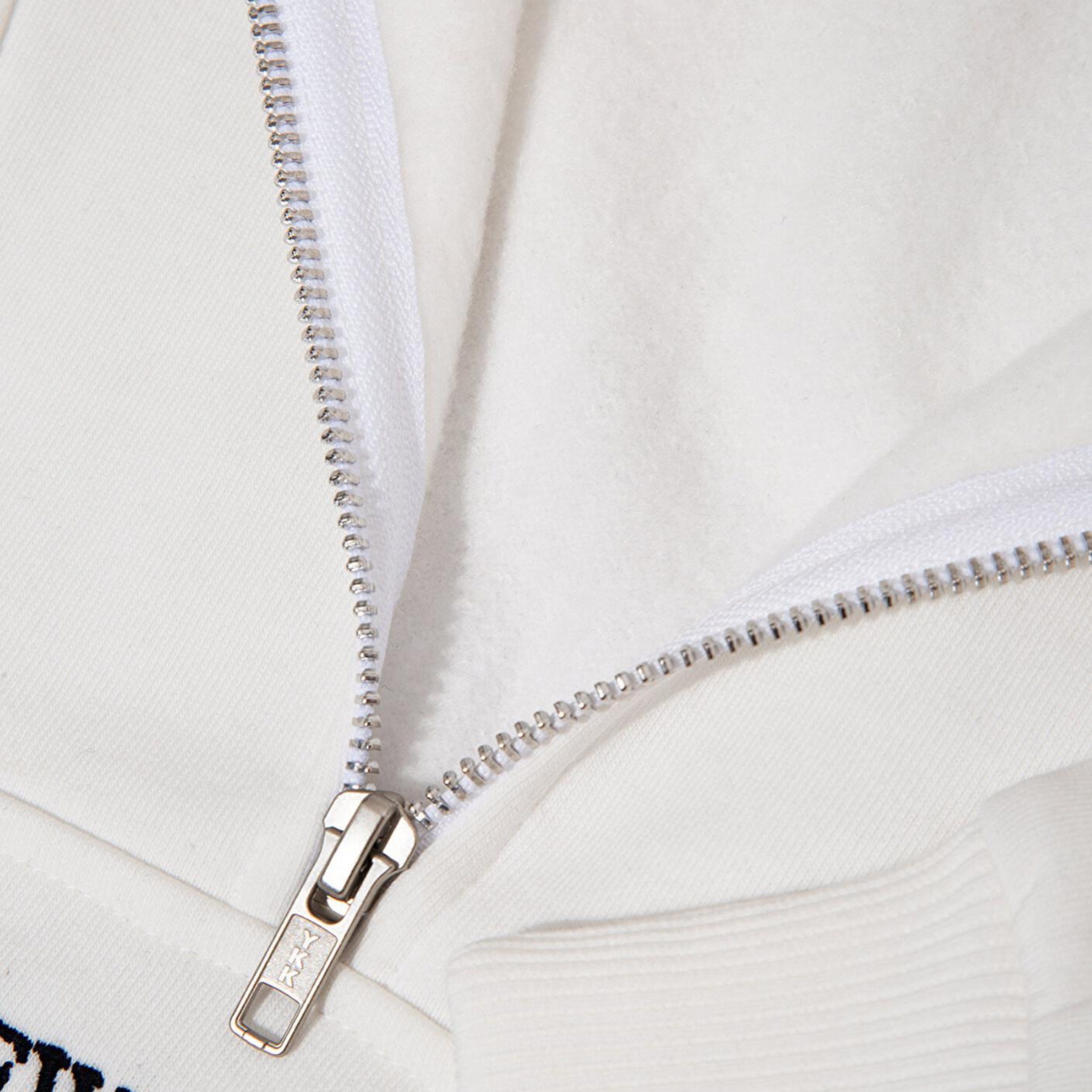 Mavi Yarı Fermuarlı Sırt Baskılı Ekru Sweatshirt 1S10502-70057