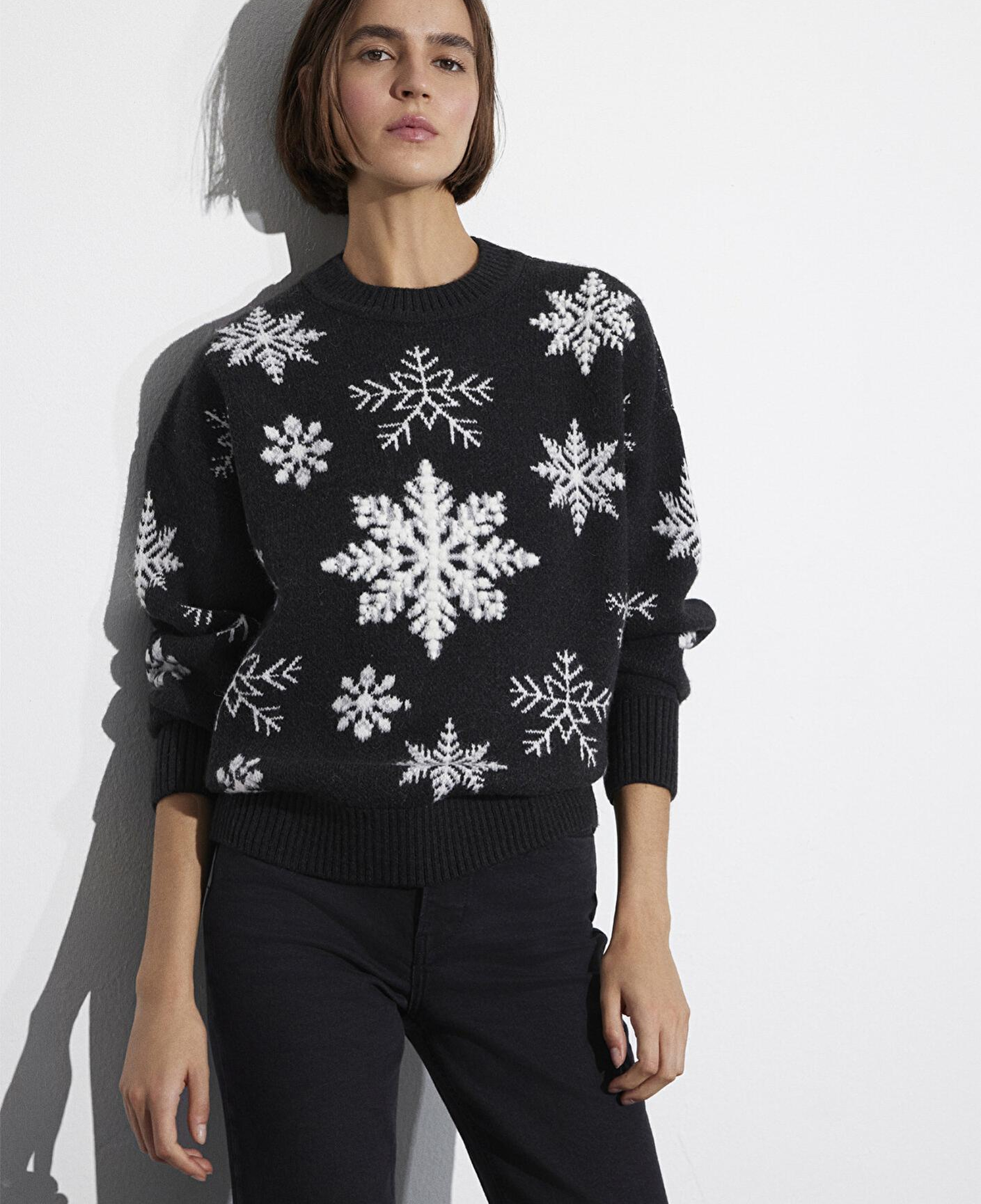 Mavi Yılbaşı Temalı Siyah Kazak Oversize / Geniş Kesim 1710861-900