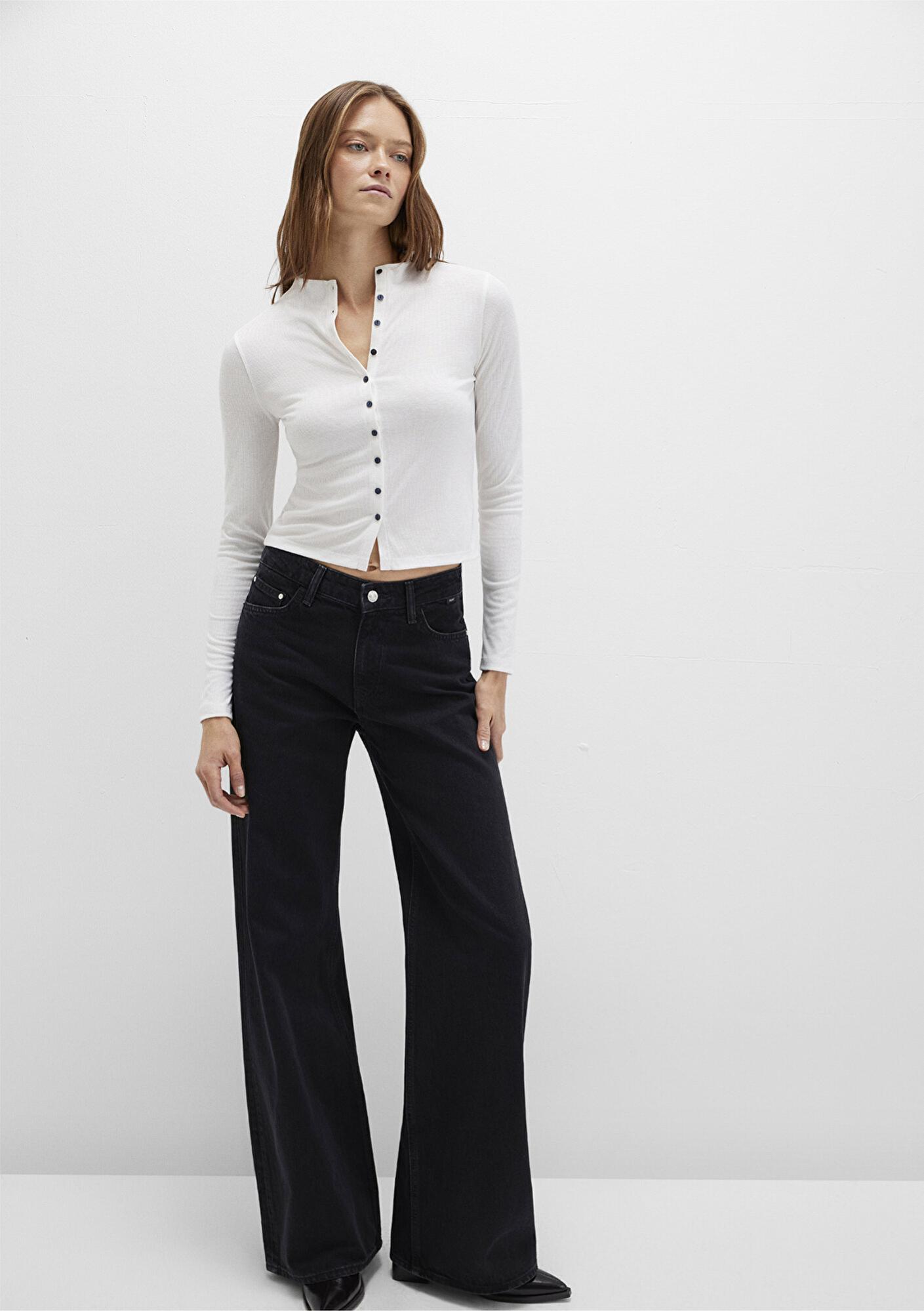 Mavi Düğme Detaylı Ekru Tişört Fitted / Vücuda Oturan Kesim 1613695-70057