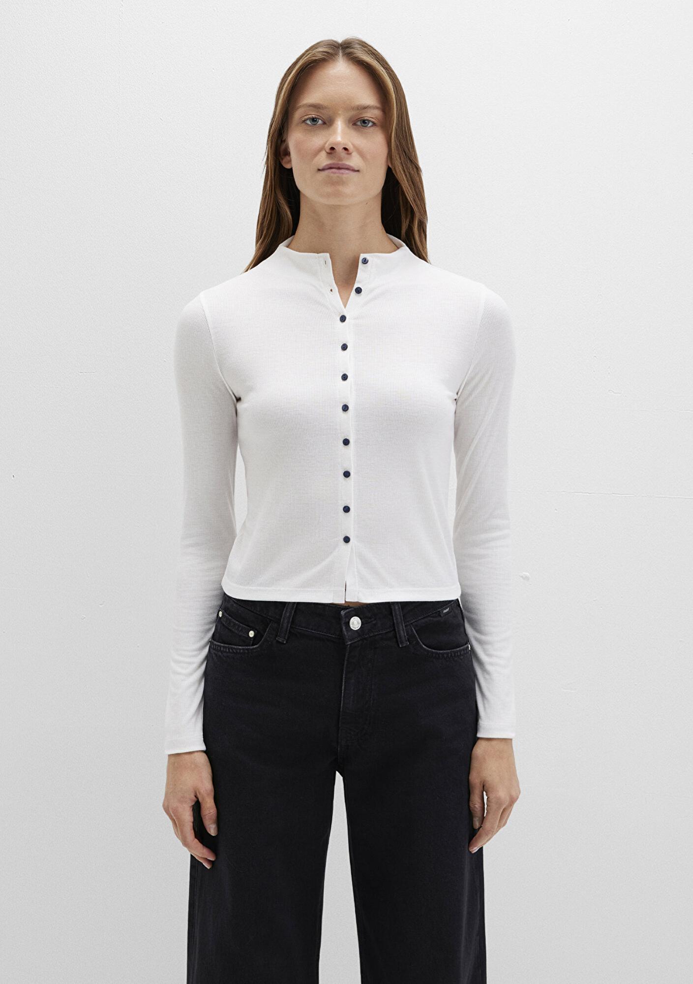 Mavi Düğme Detaylı Ekru Tişört Fitted / Vücuda Oturan Kesim 1613695-70057