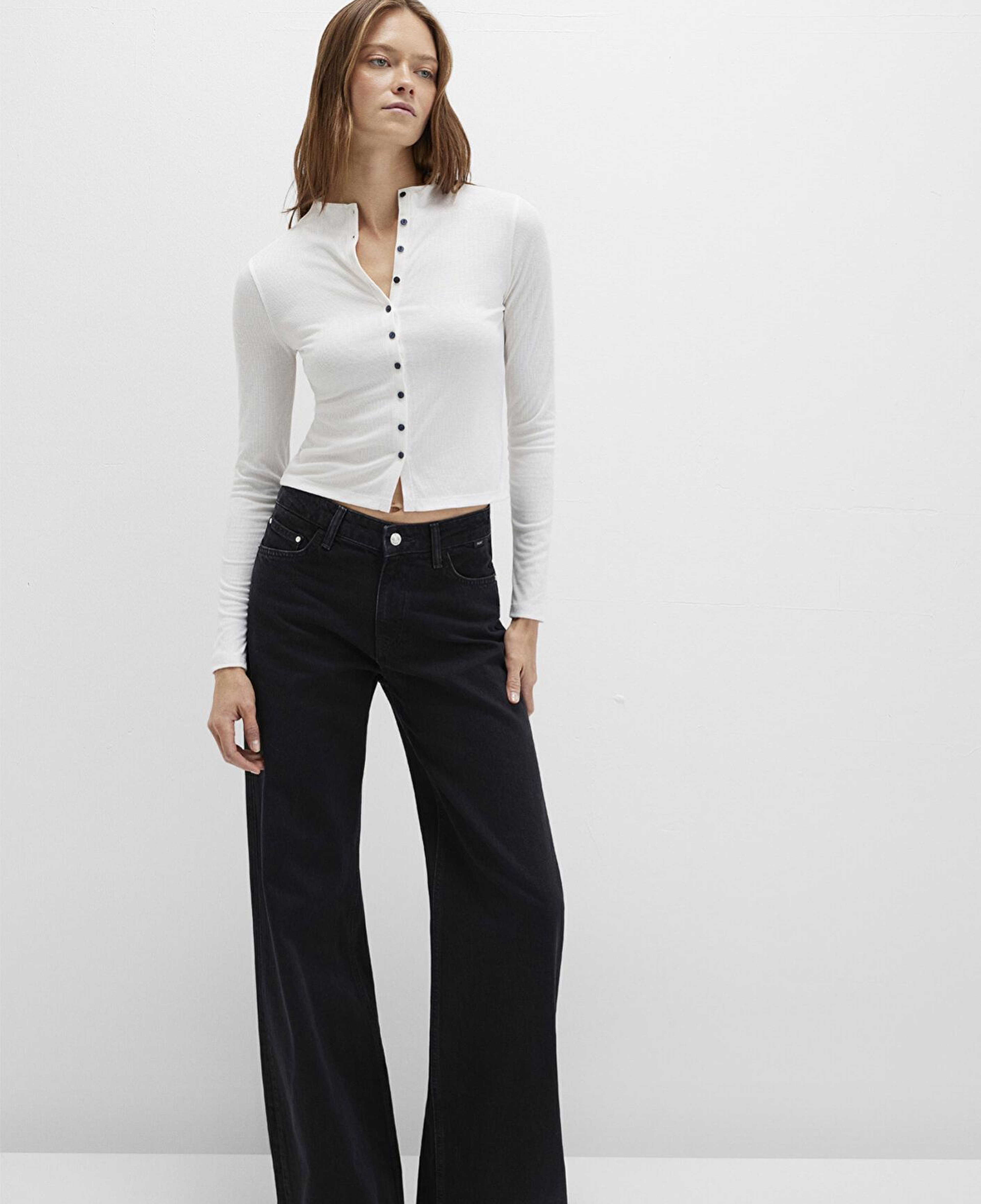 Mavi Düğme Detaylı Ekru Tişört Fitted / Vücuda Oturan Kesim 1613695-70057