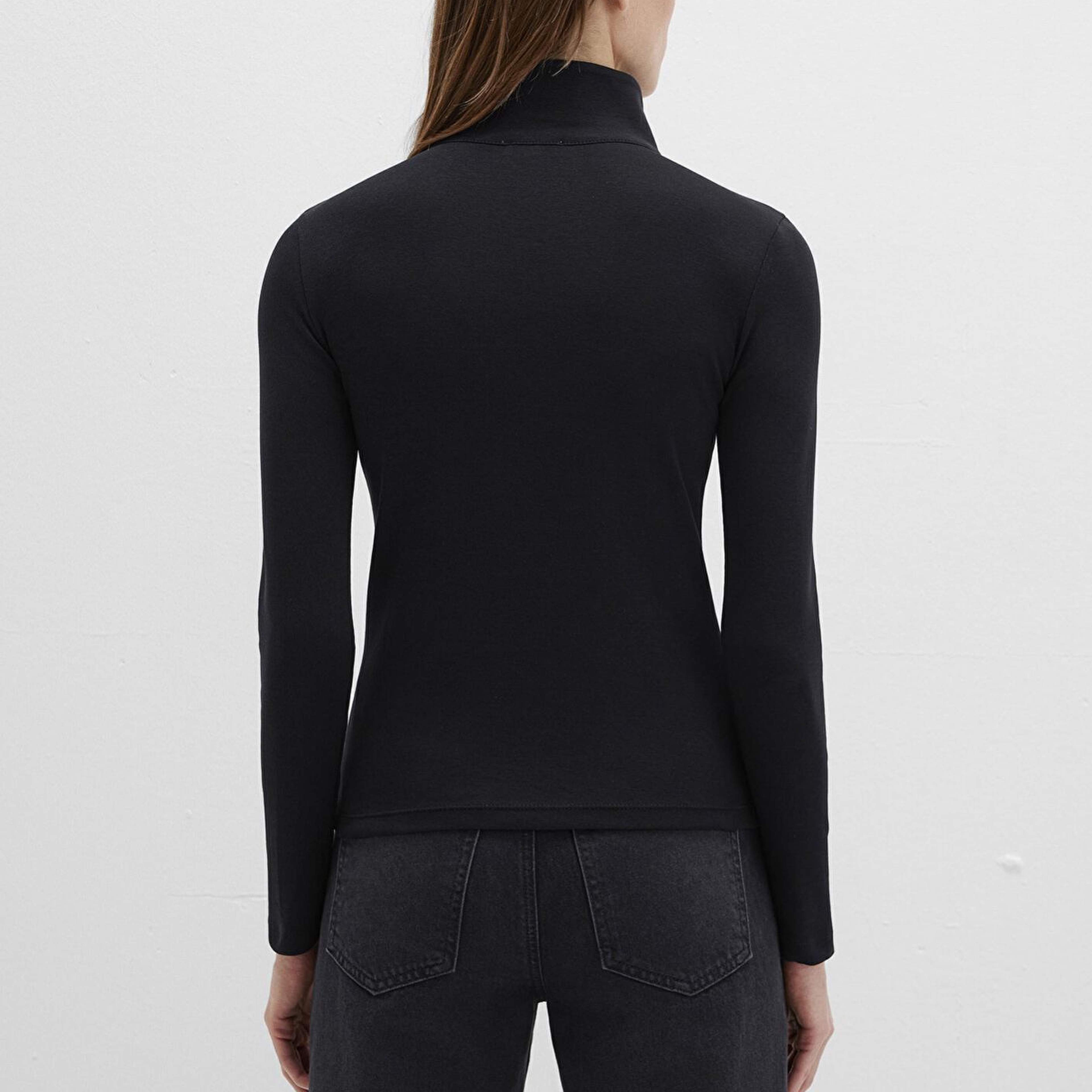 Mavi Düğme Detaylı Dik Yaka Siyah Tişört Fitted / Vücuda Oturan Kesim 1613614-900