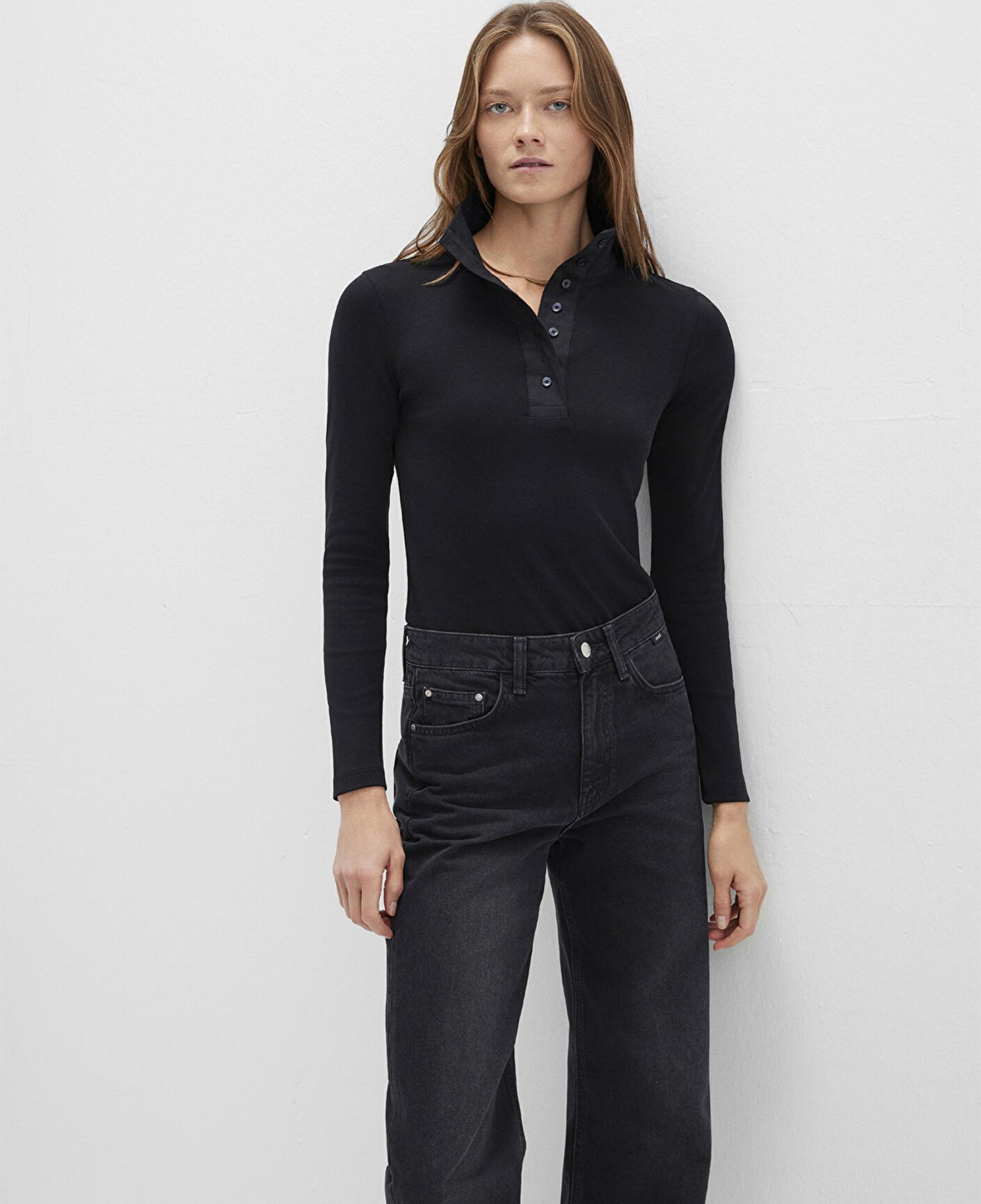 Mavi Düğme Detaylı Dik Yaka Siyah Tişört Fitted / Vücuda Oturan Kesim 1613614-900