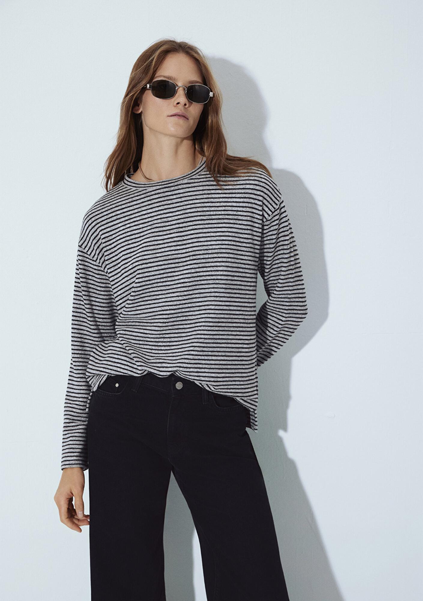 Mavi Bisiklet Yaka Çizgili T-Shirt Regular Fit / Normal Kesim 1613600-85407