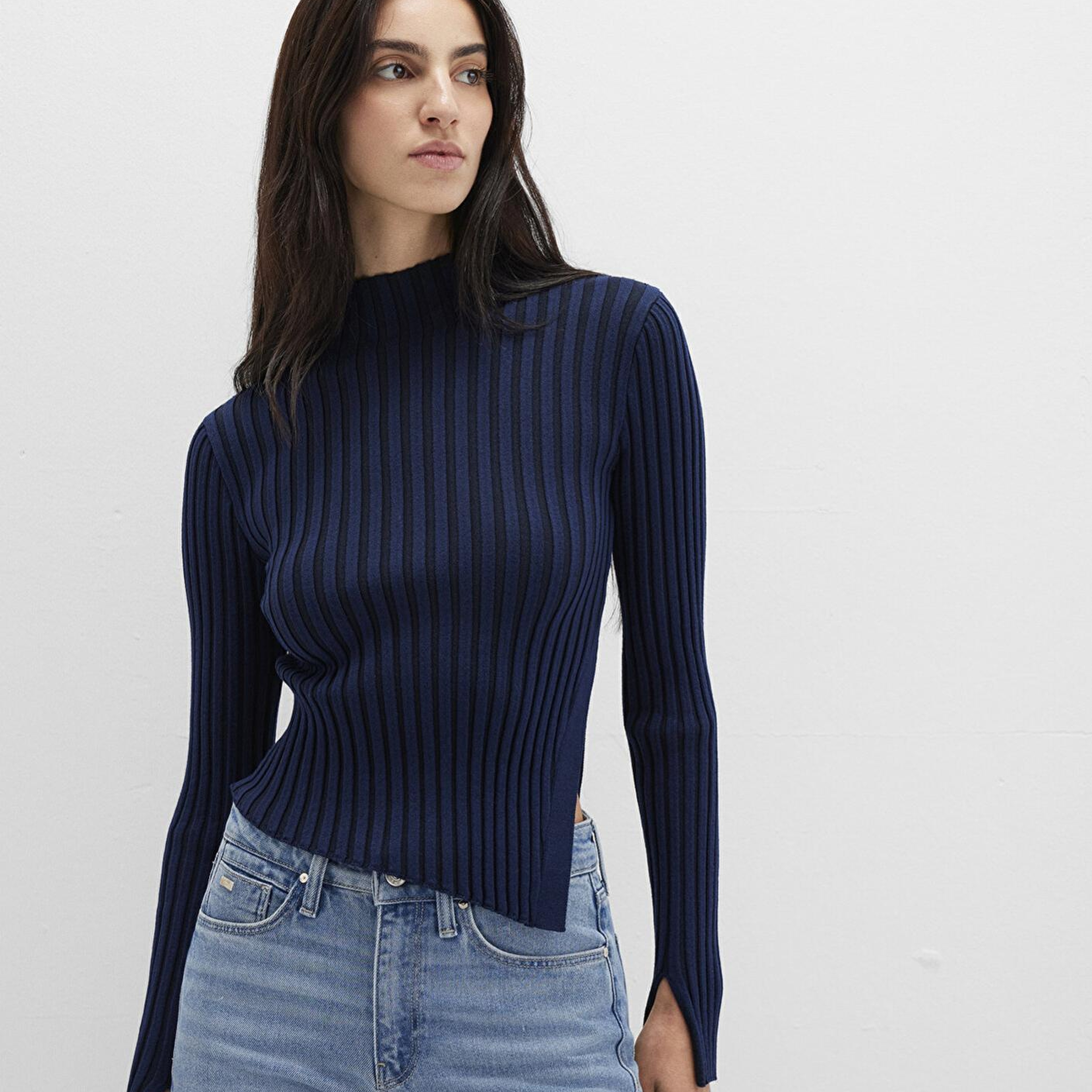 Mavi Yırtmaç Detaylı Lacivert Kazak Fitted / Vücuda Oturan Kesim 1710789-70497