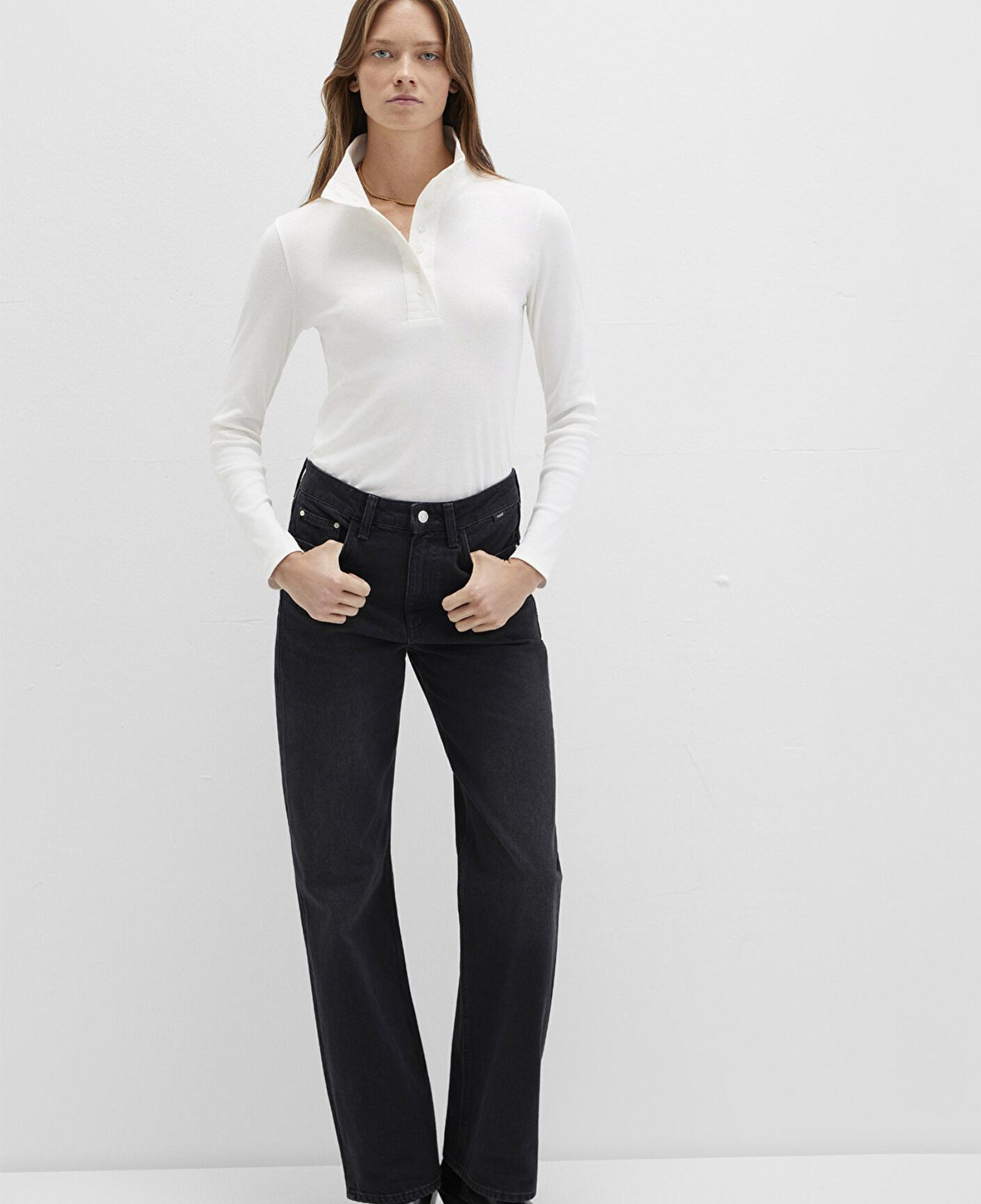 Mavi Düğme Detaylı Dik Yaka Ekru Tişört Fitted / Vücuda Oturan Kesim 1613614-70057