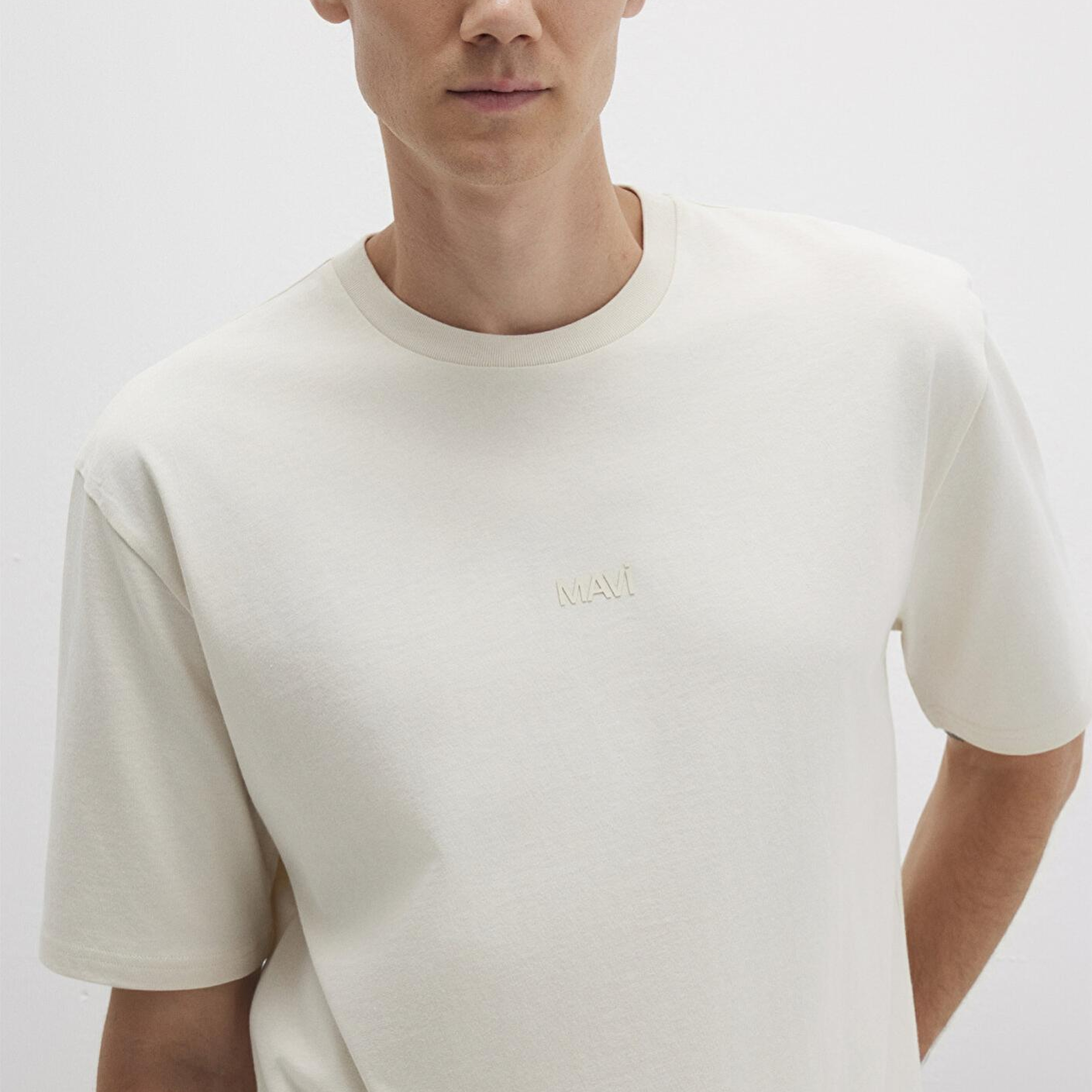 Mavi Mavi Logo Ekru Basic Tişört Relaxed Fit / Rahat Kesim 0613093-70134