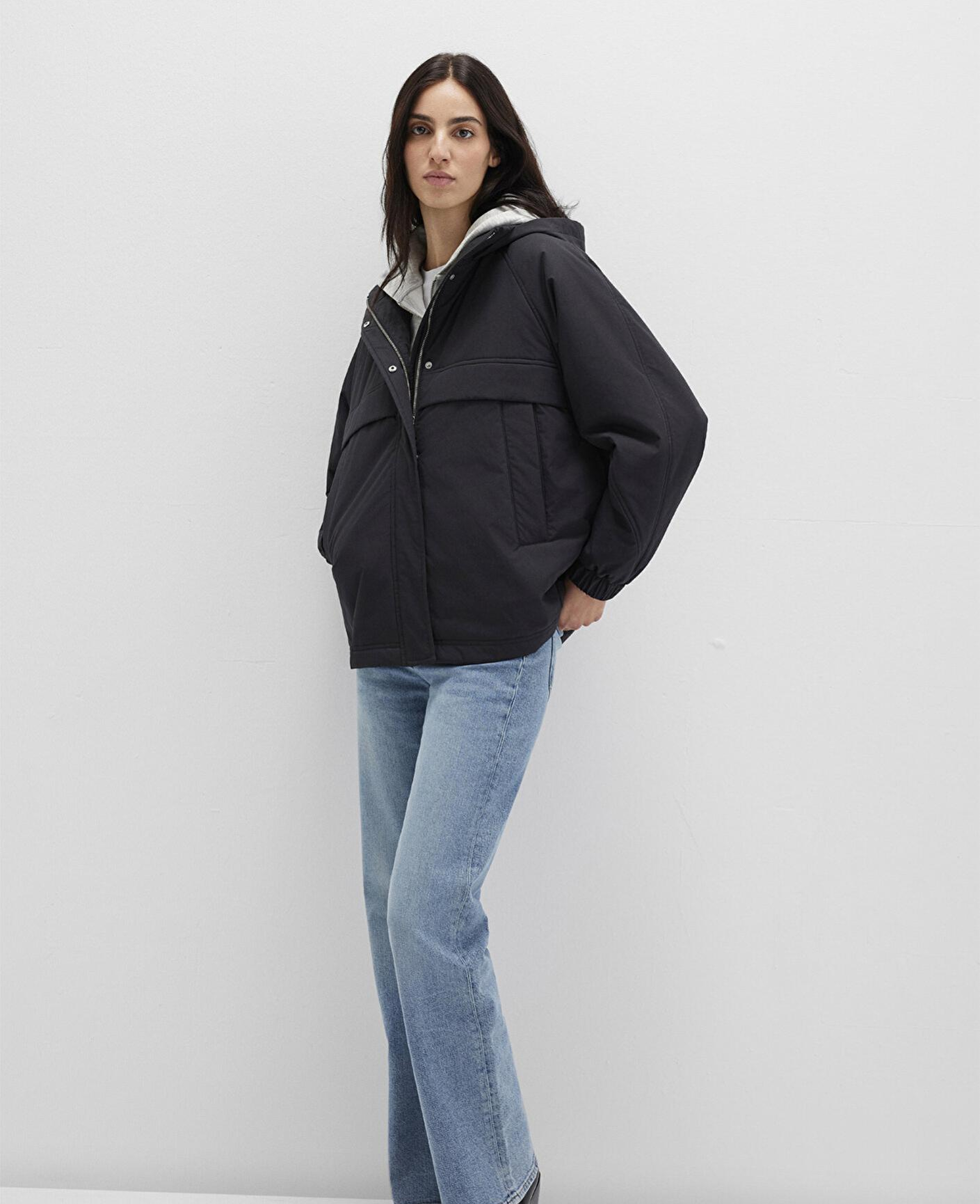 Mavi Su İtici Kapüşonlu Siyah Ceket 1110348-900