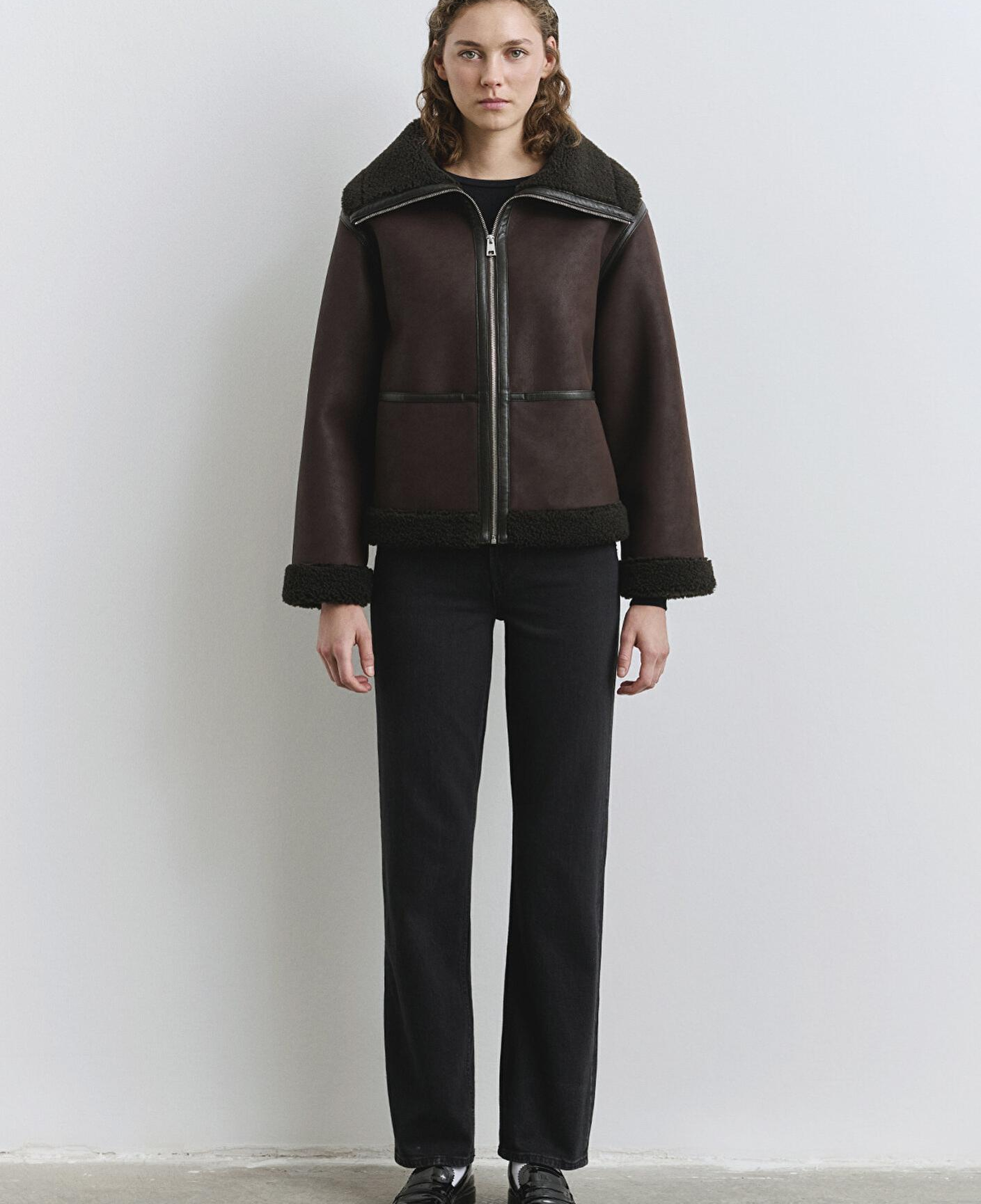 Mavi Suni Kürk Detaylı Kahverengi Suni Deri Ceket Oversize / Geniş Kesim 1110718-70219