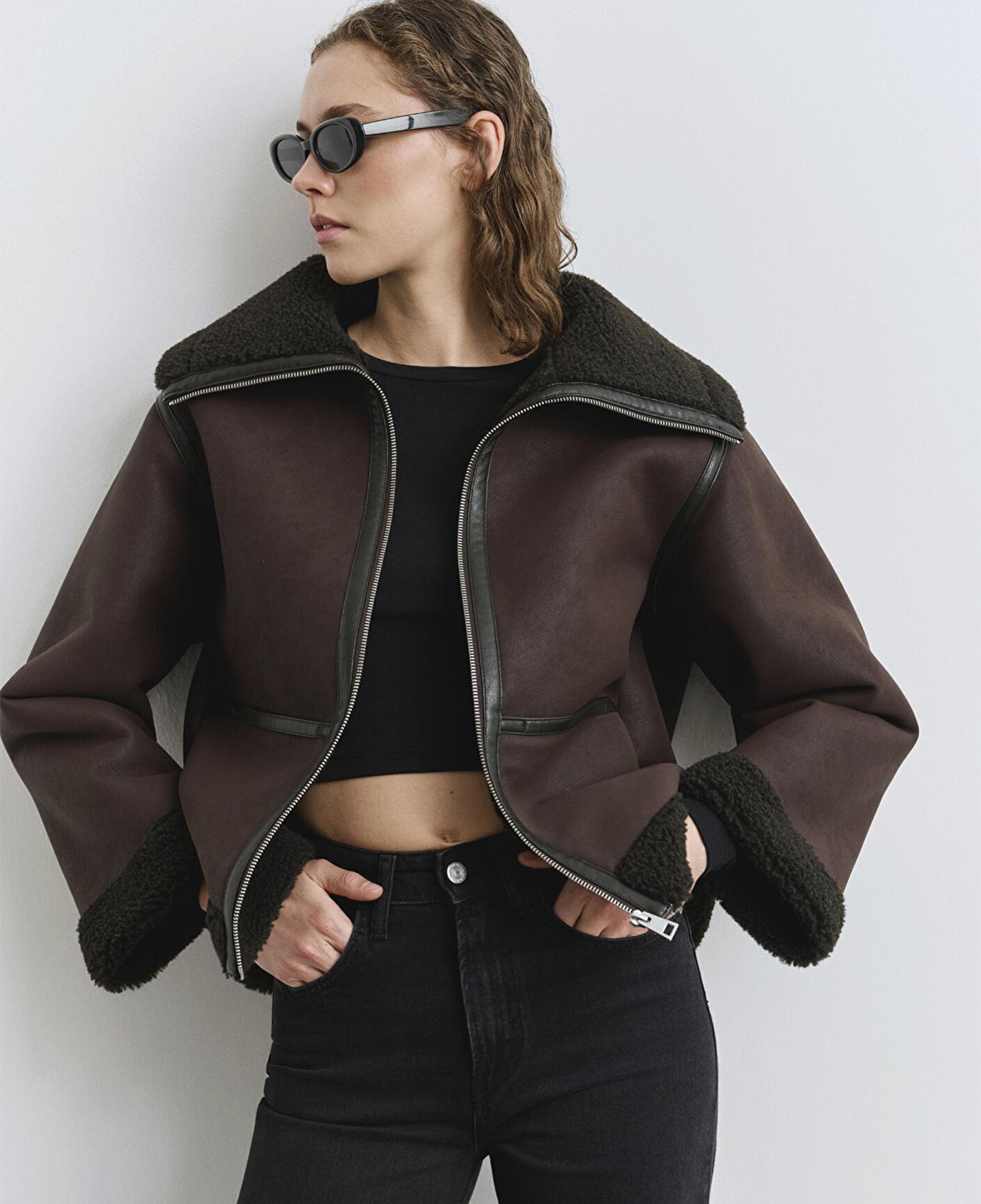 Mavi Suni Kürk Detaylı Kahverengi Suni Deri Ceket Oversize / Geniş Kesim 1110718-70219