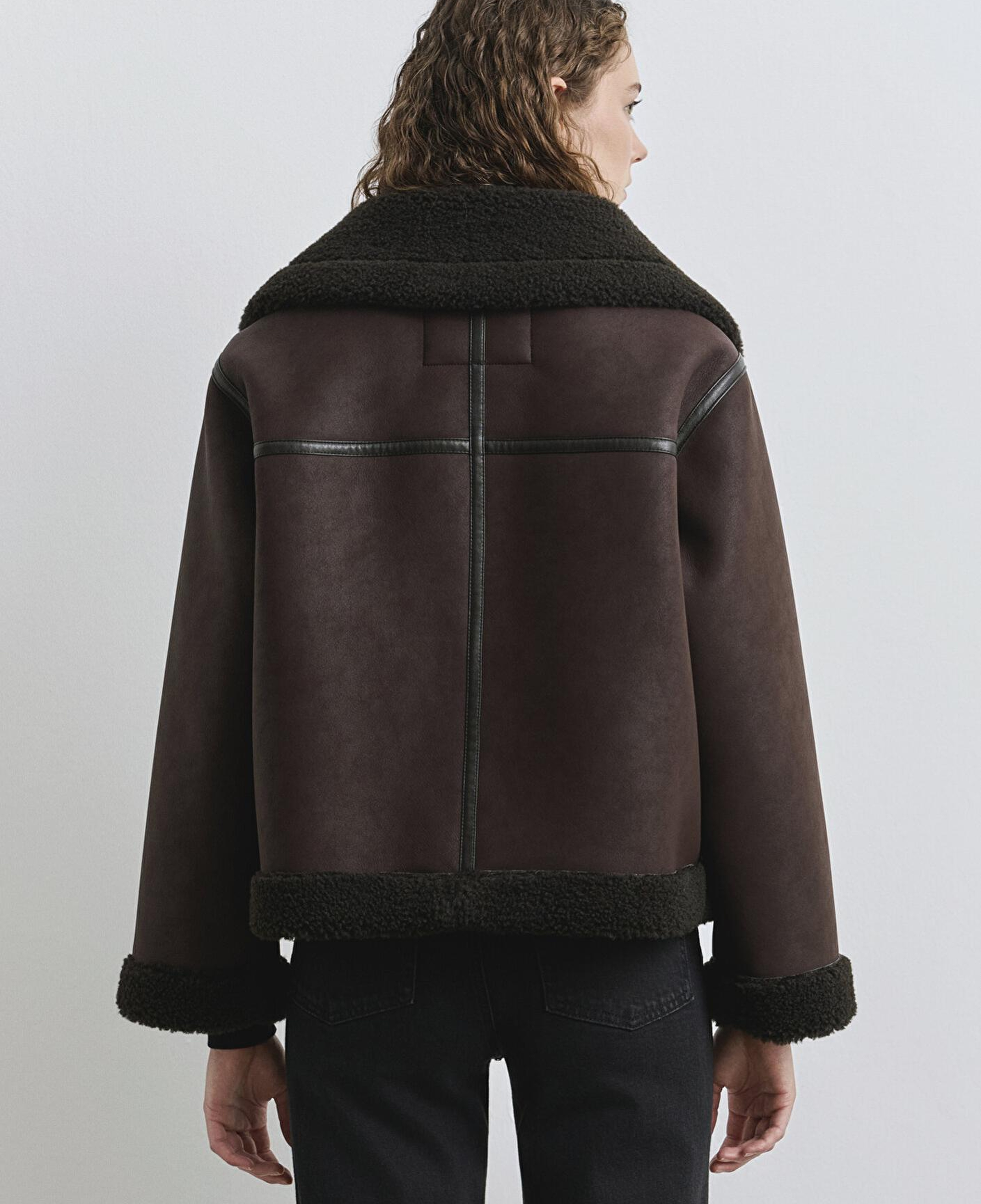 Mavi Suni Kürk Detaylı Kahverengi Suni Deri Ceket Oversize / Geniş Kesim 1110718-70219