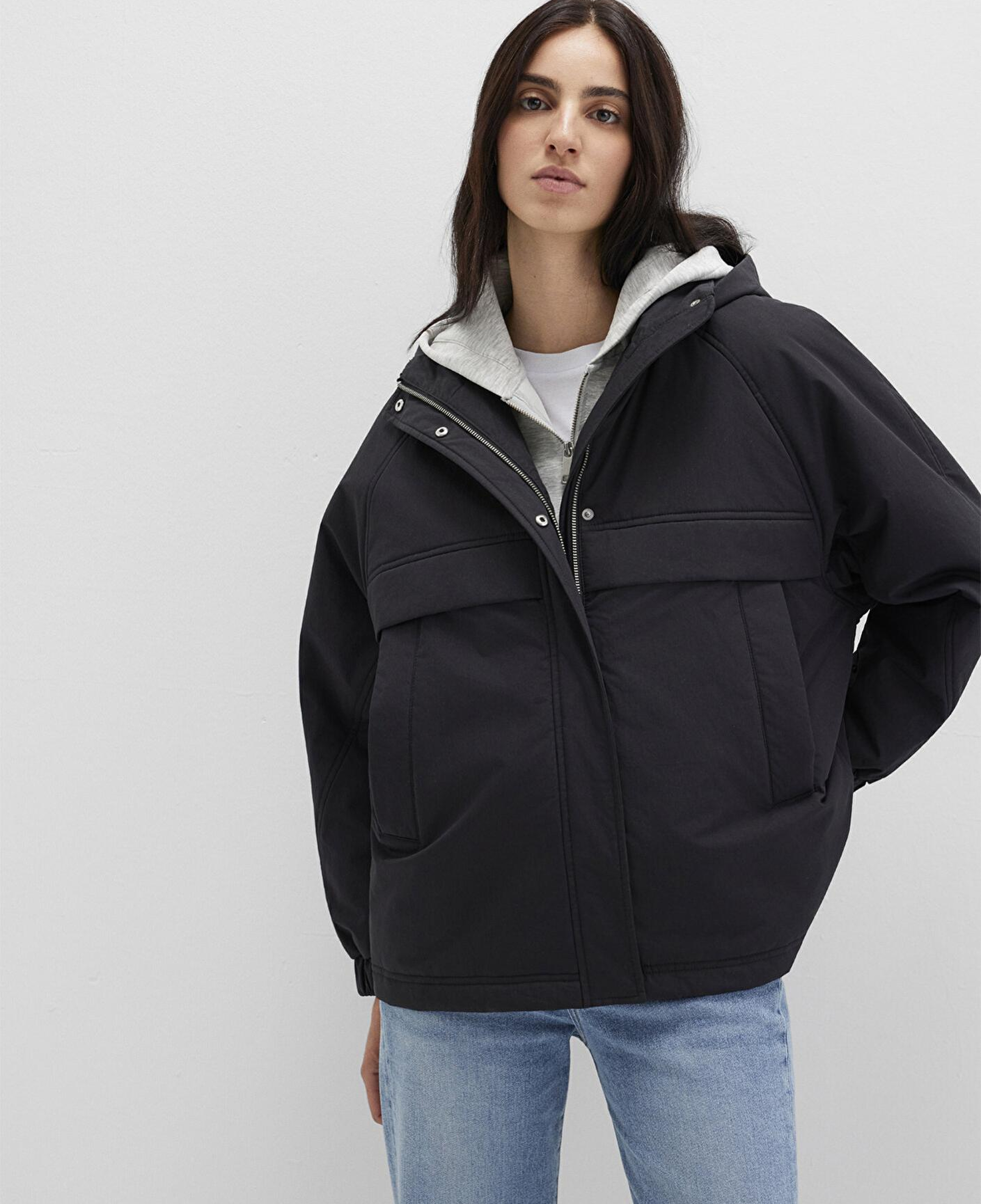 Mavi Su İtici Kapüşonlu Siyah Ceket 1110348-900