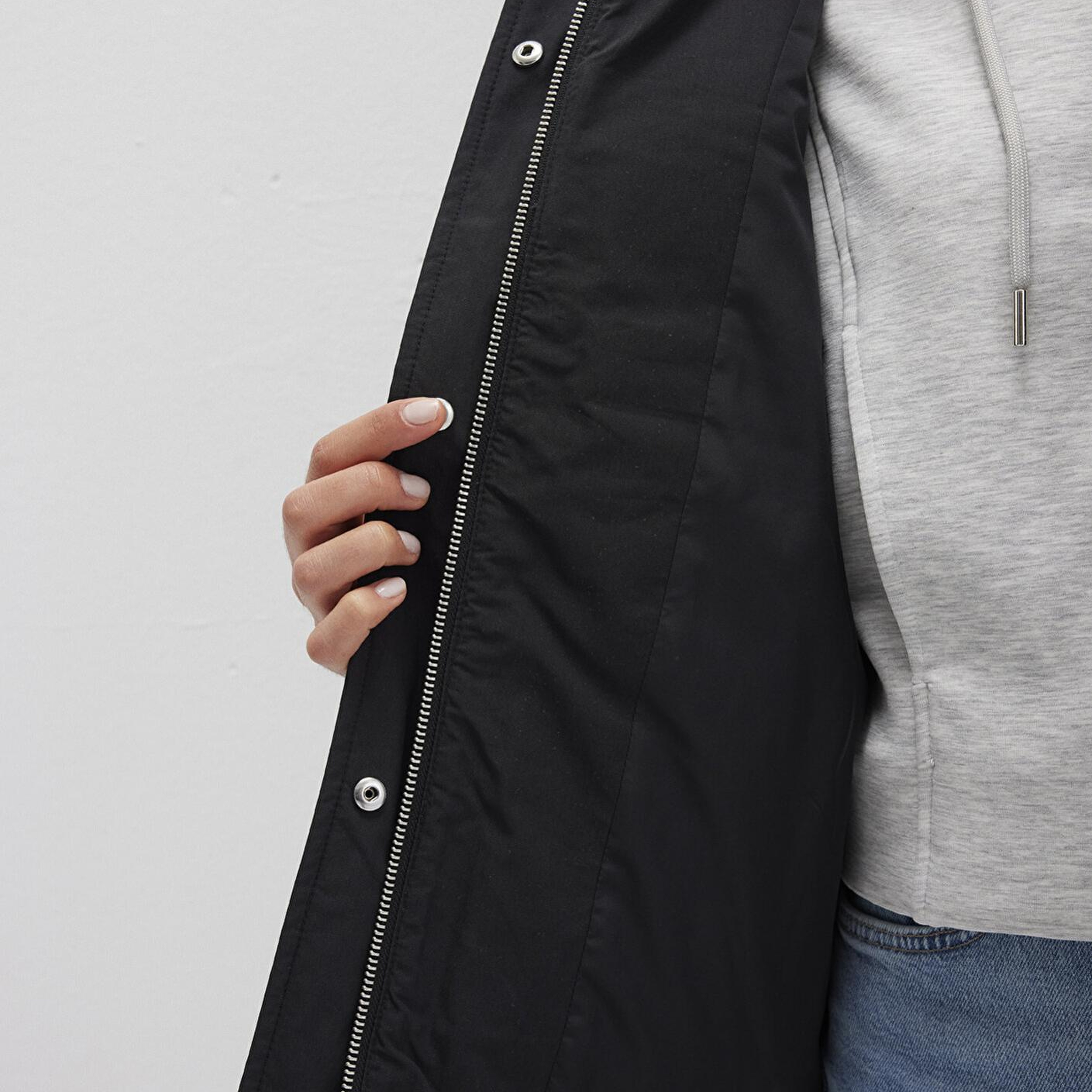 Mavi Su İtici Kapüşonlu Siyah Ceket 1110348-900