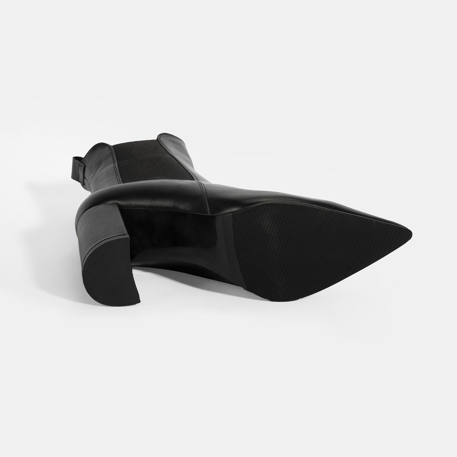 Kadın Siyah Lastikli Topuklu Deri Bot