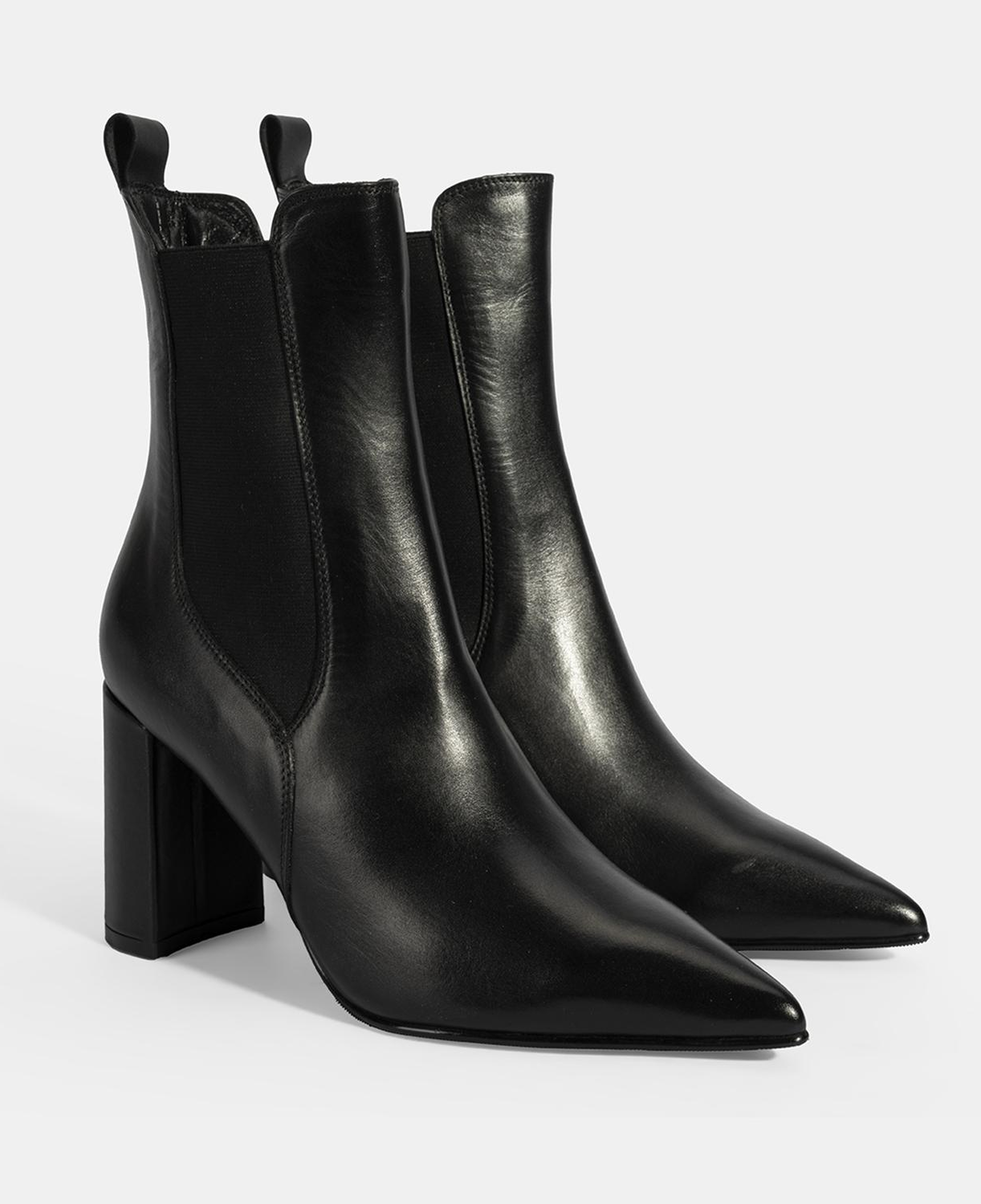 Kadın Siyah Lastikli Topuklu Deri Bot