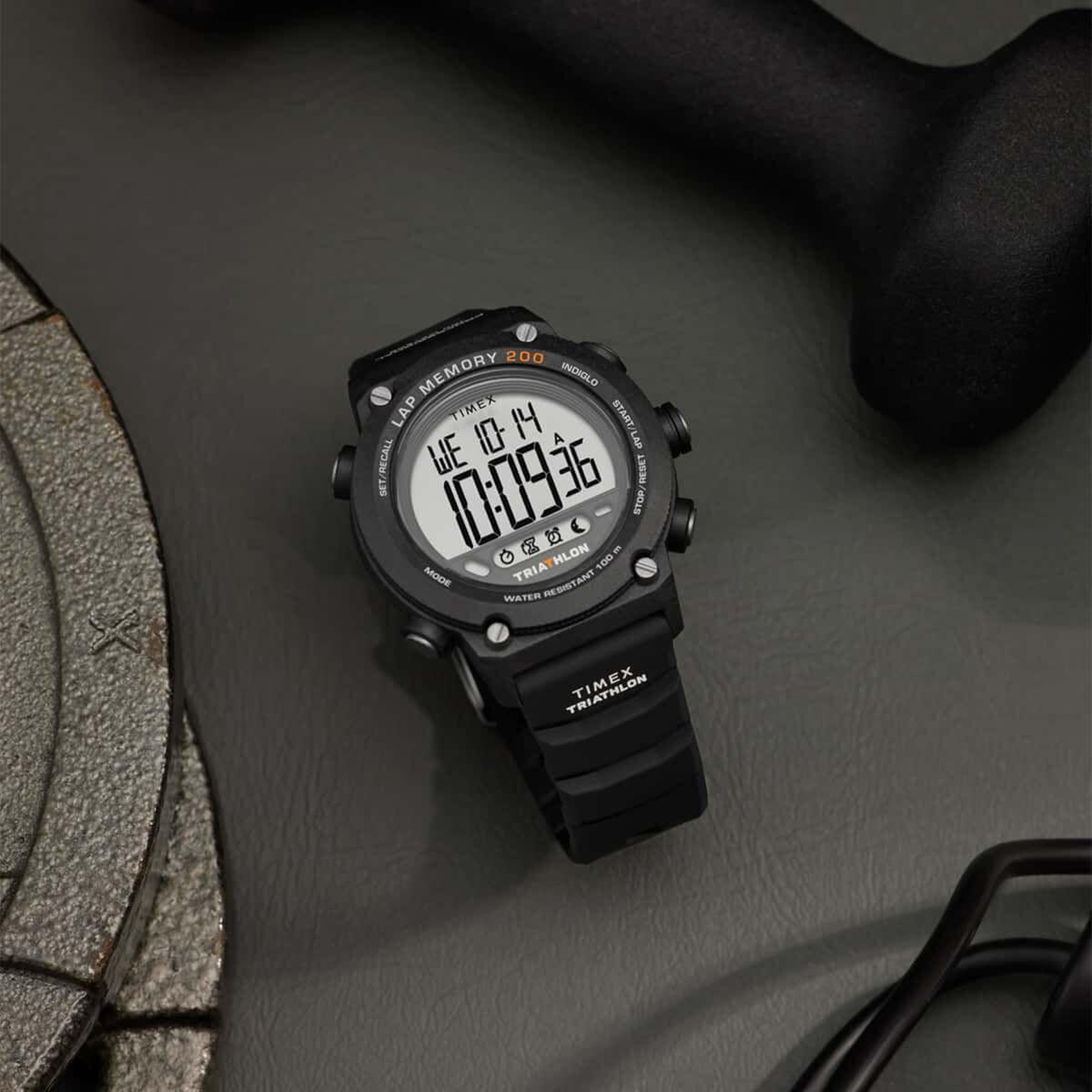 Timex TW5M66900 Erkek Kol Saati