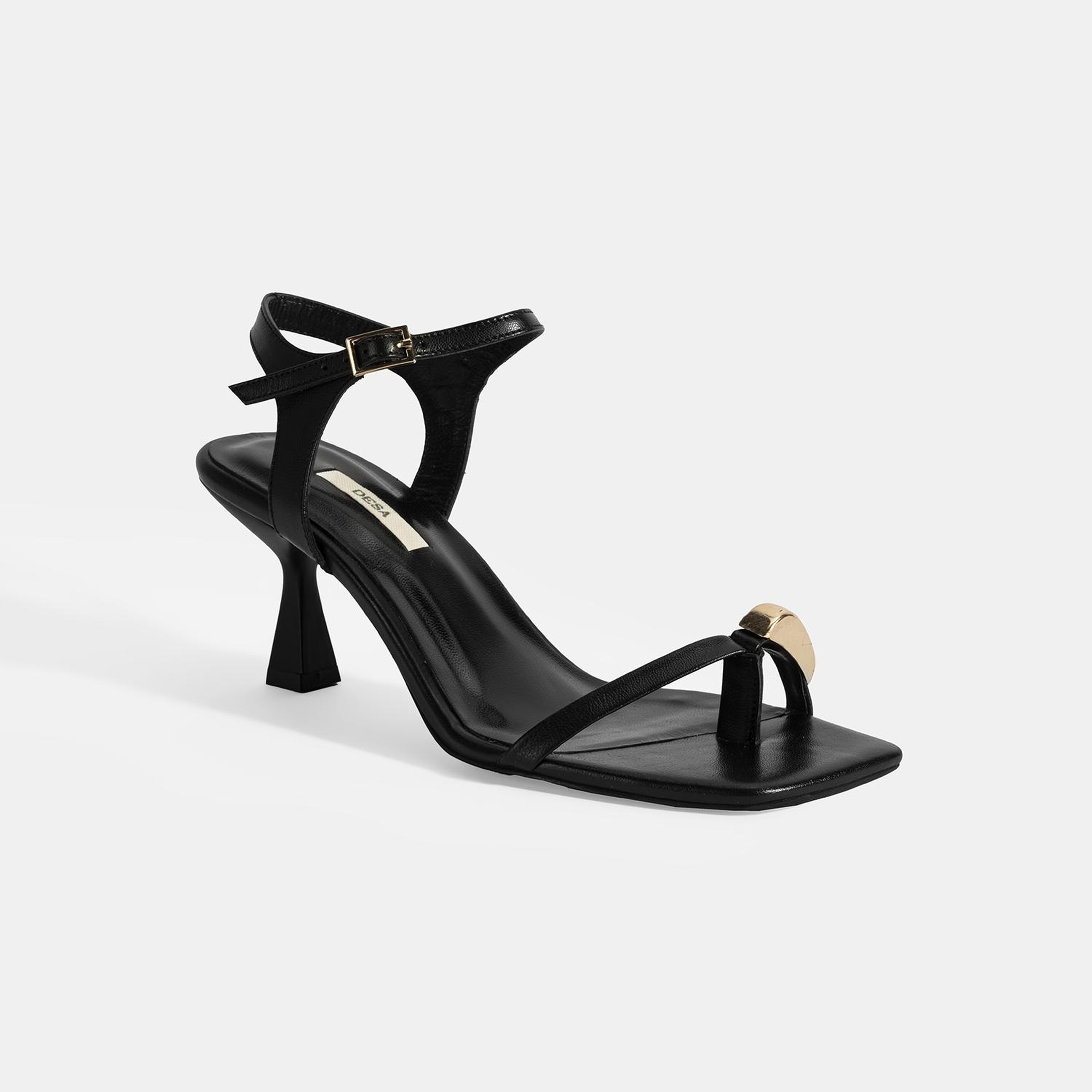 Kadın Siyah Metal Aksesuarlı Parmak Arası Topuklu Ayakkabı