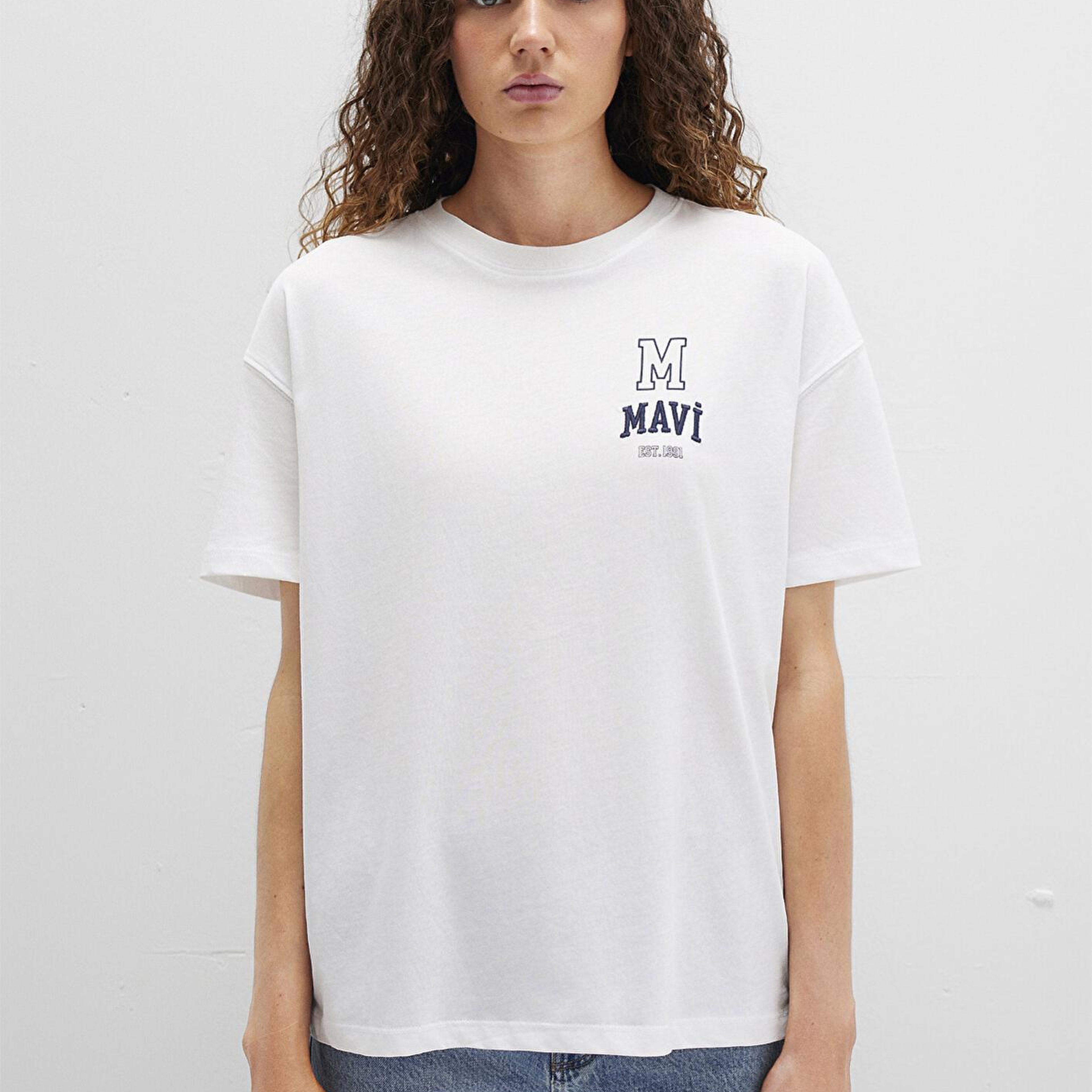 Mavi Mavi Logo Nakışlı Beyaz Tişört Loose Fit / Bol Rahat Kesim 1613467-70057