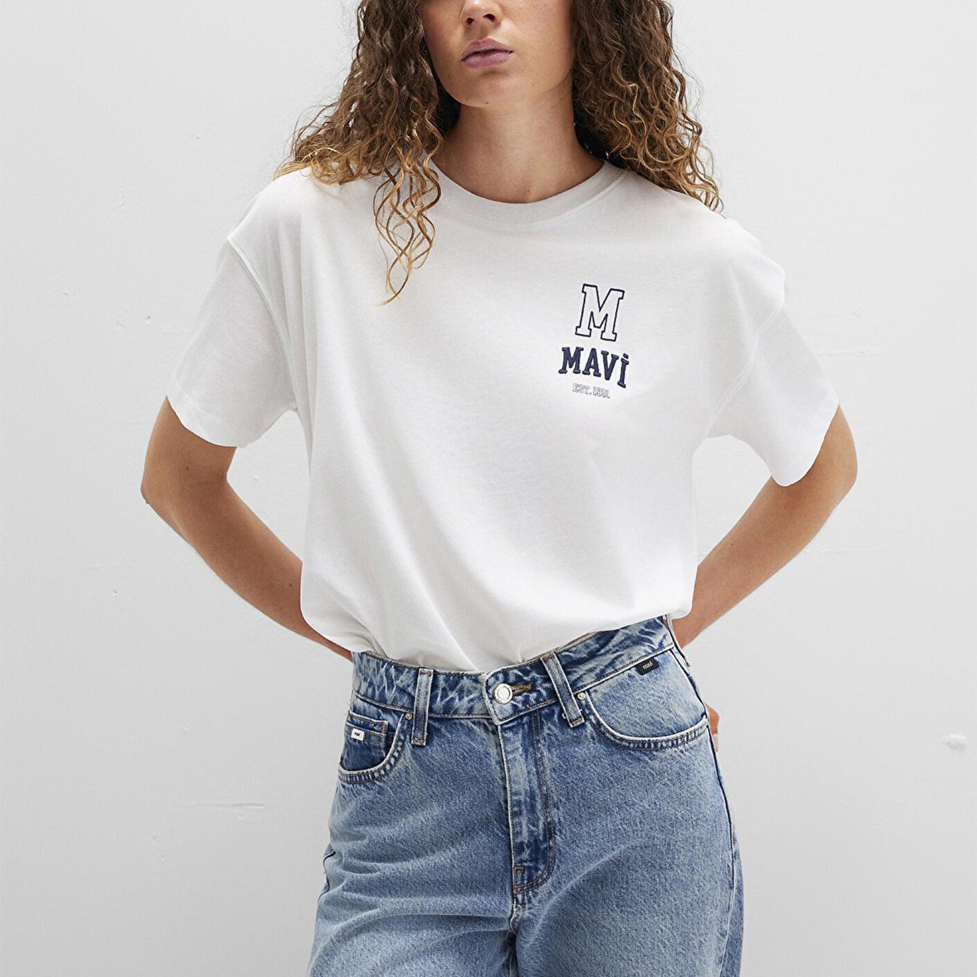 Mavi Mavi Logo Nakışlı Beyaz Tişört Loose Fit / Bol Rahat Kesim 1613467-70057