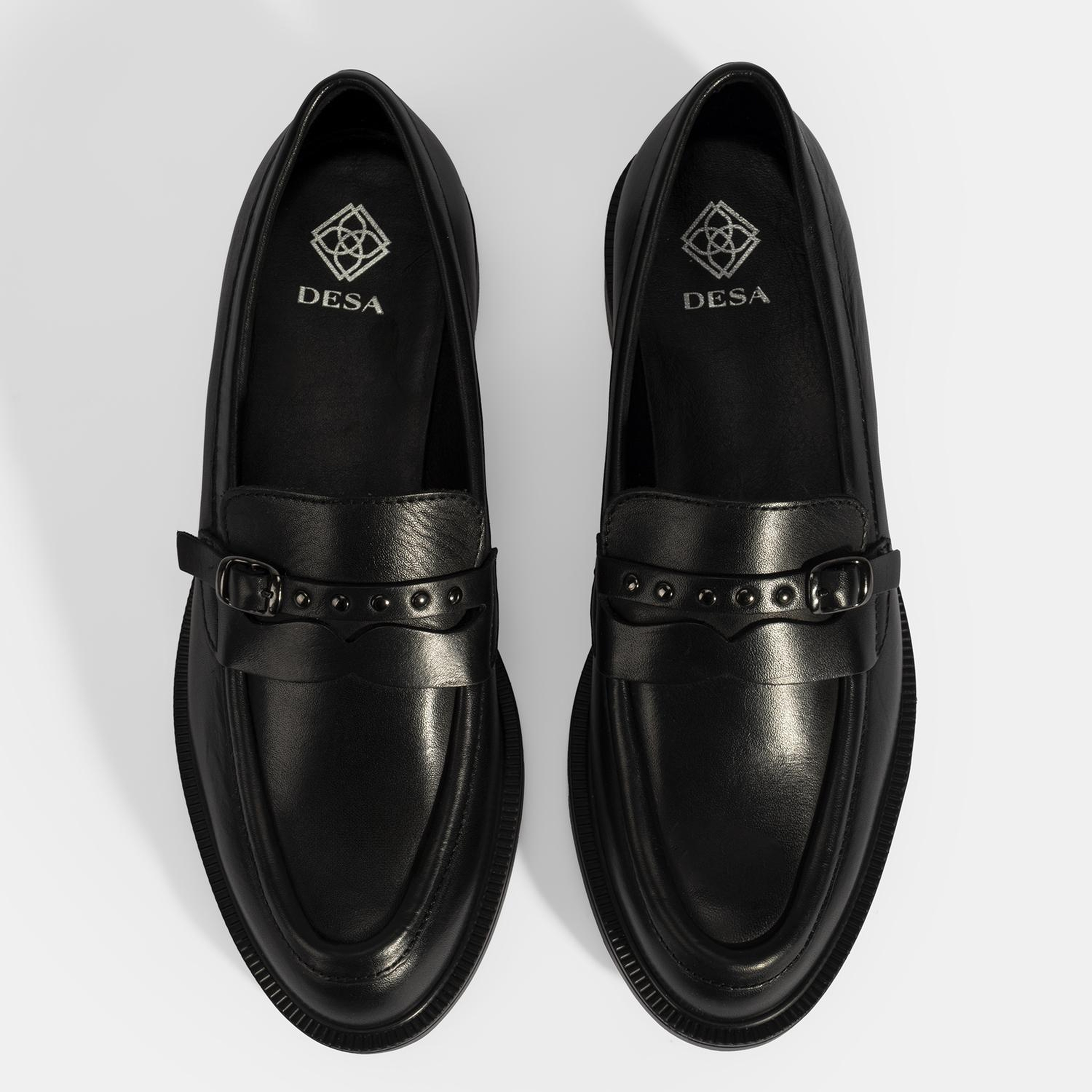 Kadın Siyah Metal Toka Detaylı Deri Loafer