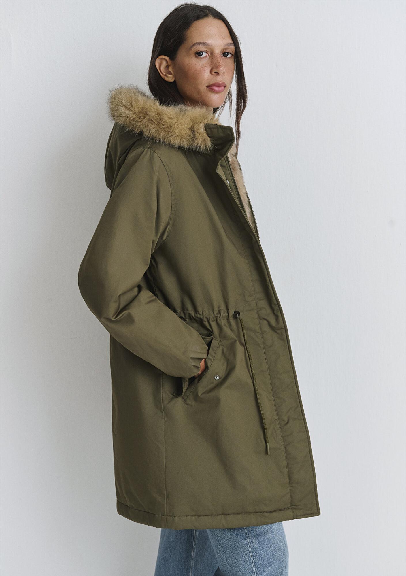 Mavi Suni Kürk Detaylı Yeşil Parka Loose Fit / Bol Rahat Kesim 1110786-71549