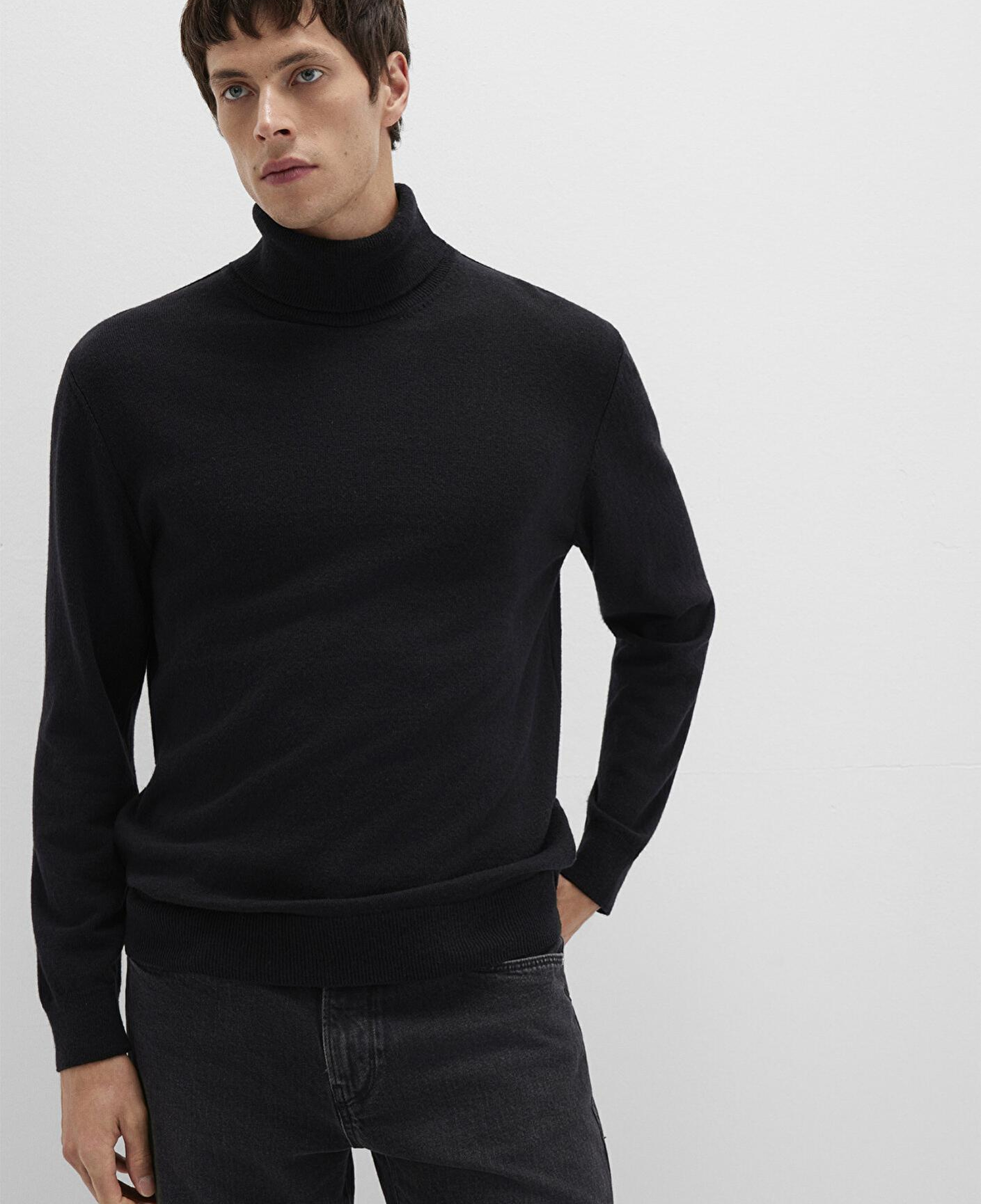 Mavi Yün Karışımlı Boğazlı Siyah Kazak Regular Fit / Normal Kesim 0710372-900