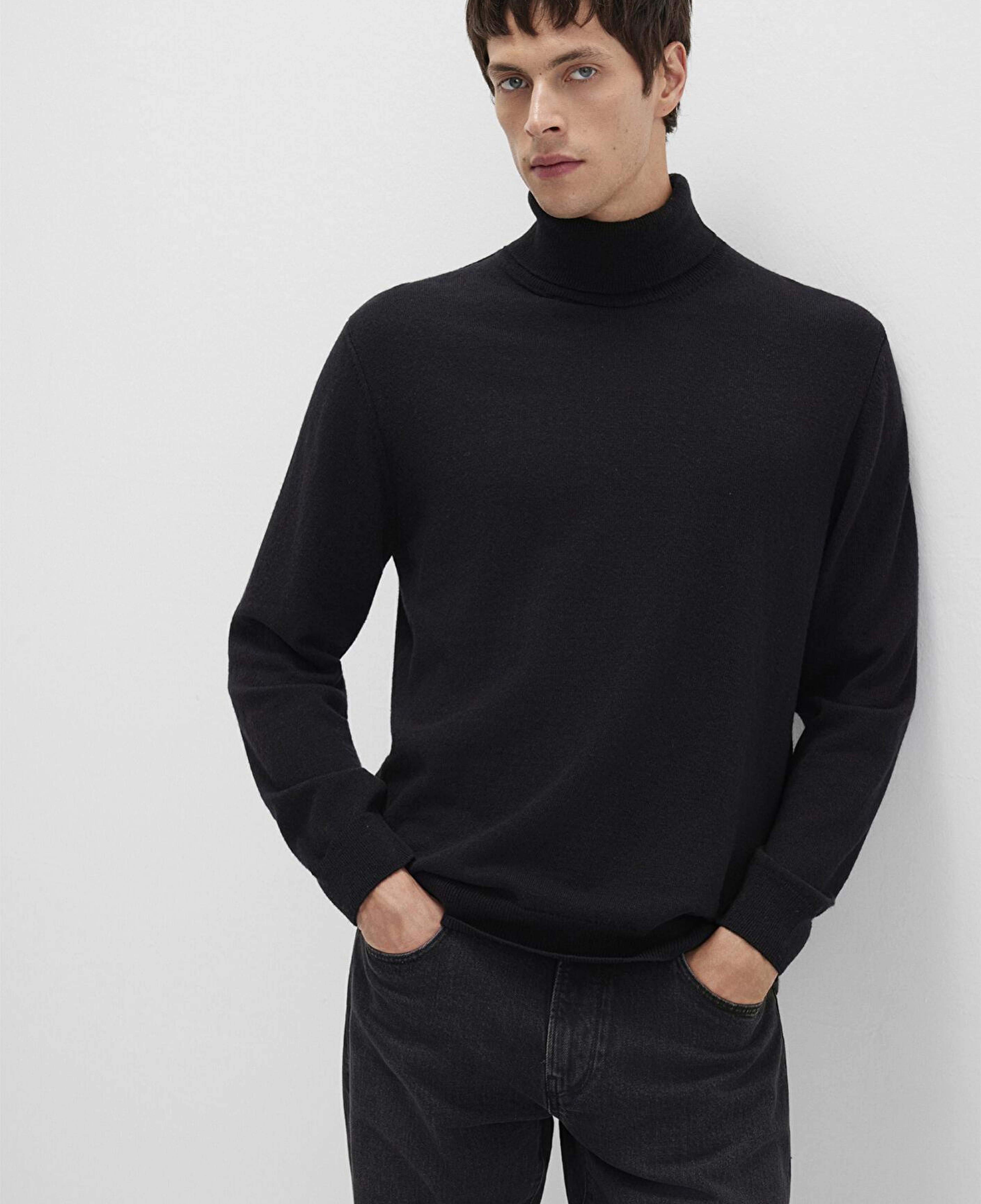 Mavi Yün Karışımlı Boğazlı Siyah Kazak Regular Fit / Normal Kesim 0710372-900