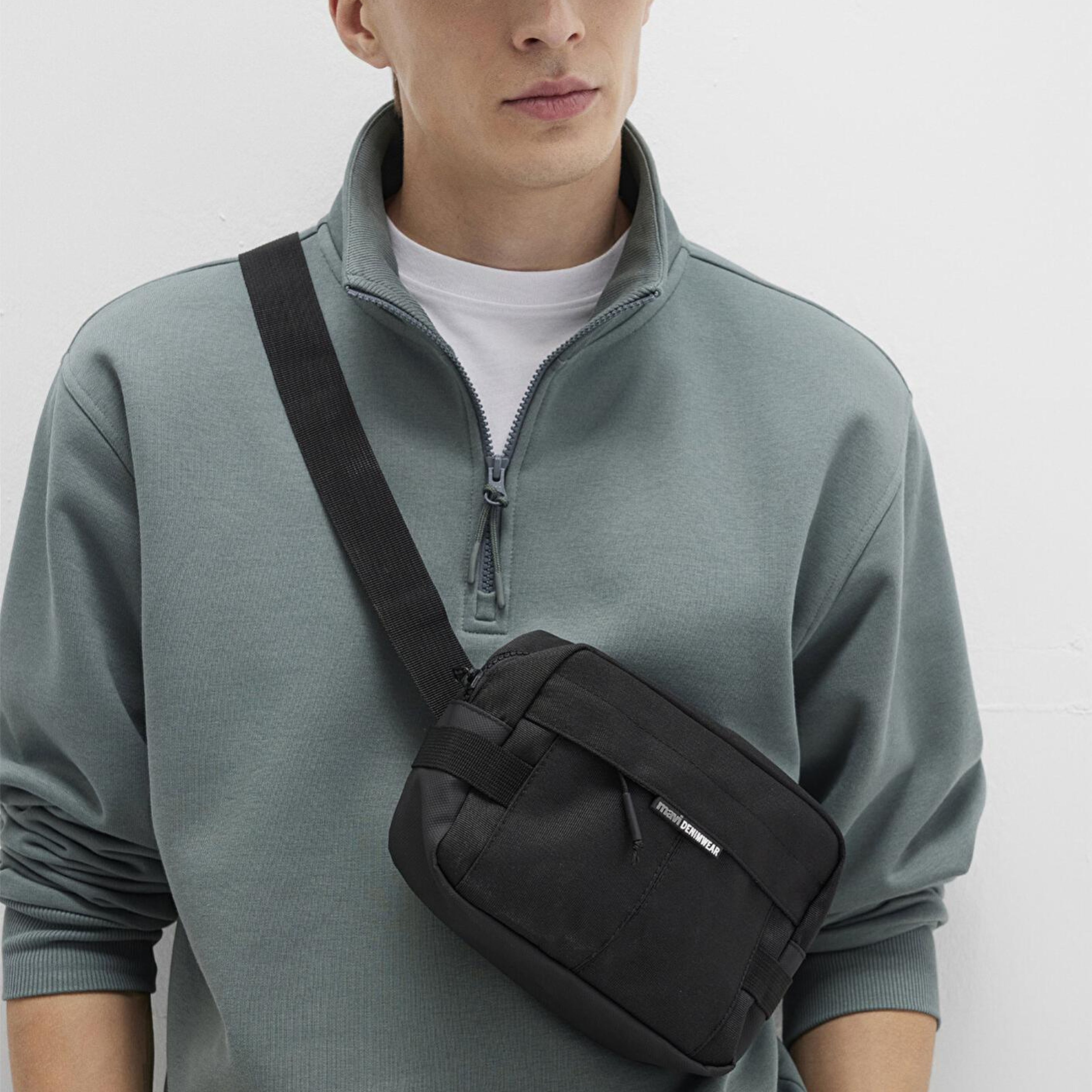 Mavi Siyah Bel Çantası 0911941-900