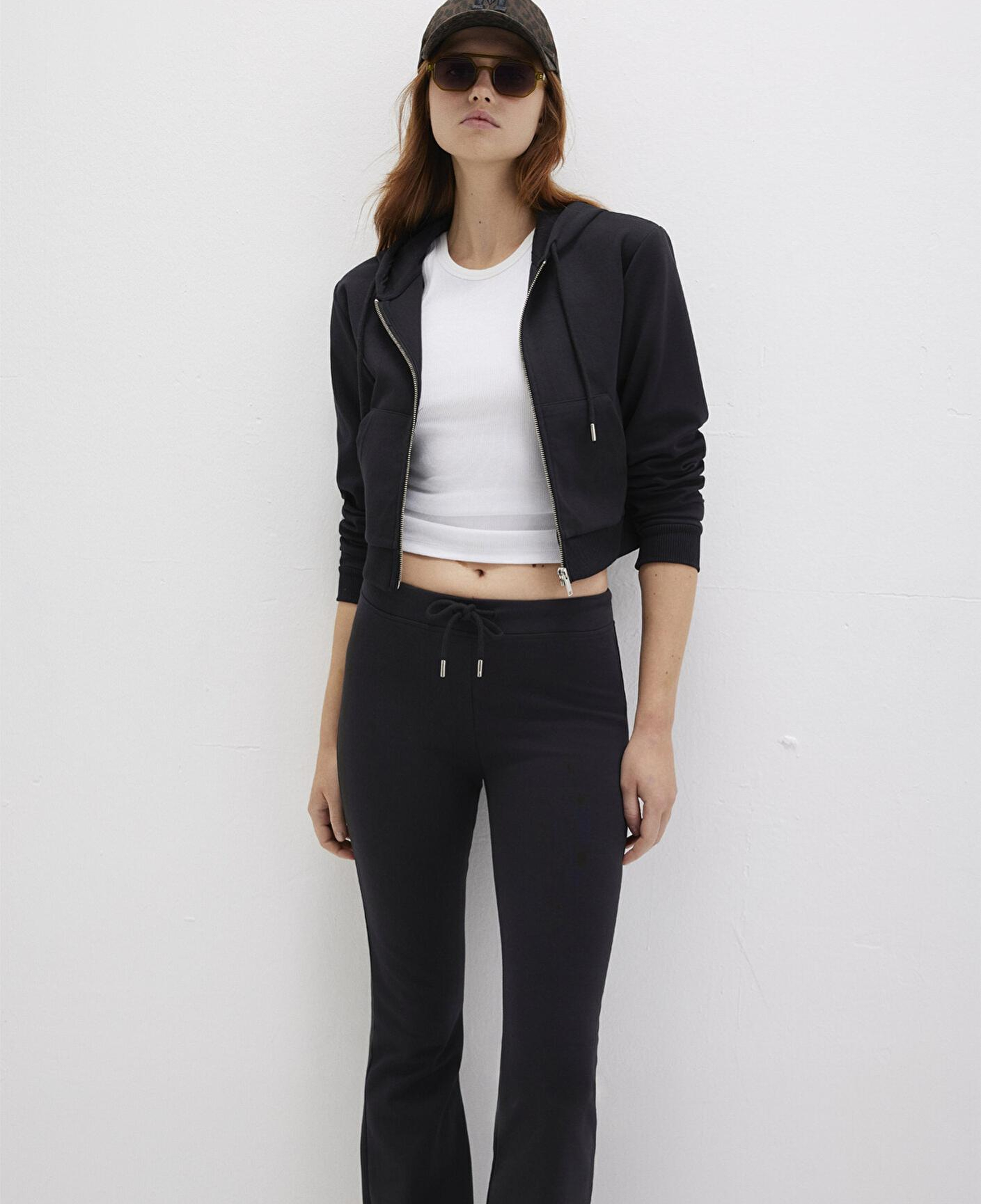 Mavi Kapüşonlu Siyah İnterlok Sweatshirt 1S10424-900