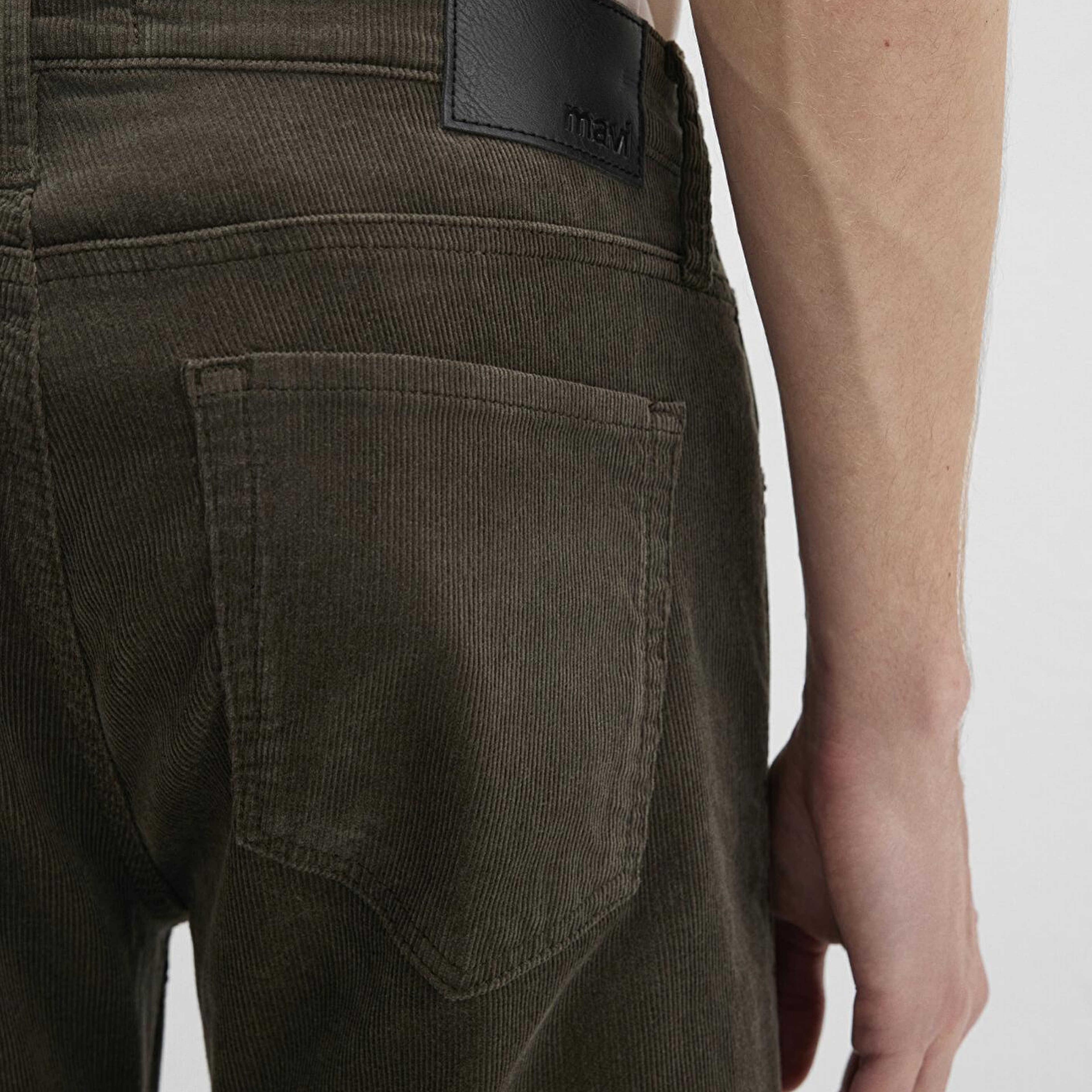 Mavi Marcus Koyu Yeşil Kadife Pantolon 0035191109