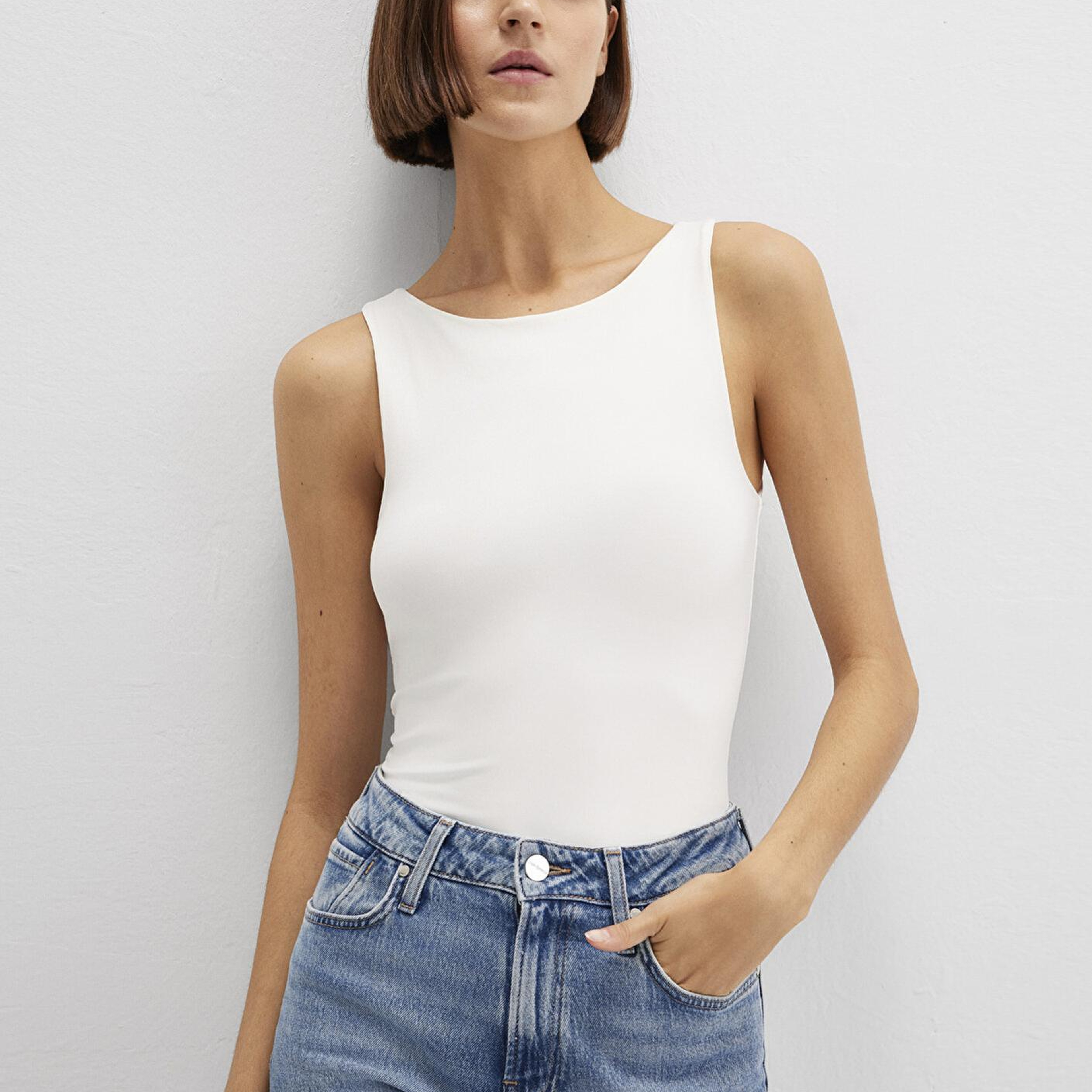 Mavi Kayık Yaka Beyaz Poliamid Top Fitted / Vücuda Oturan Kesim 1613497-70057