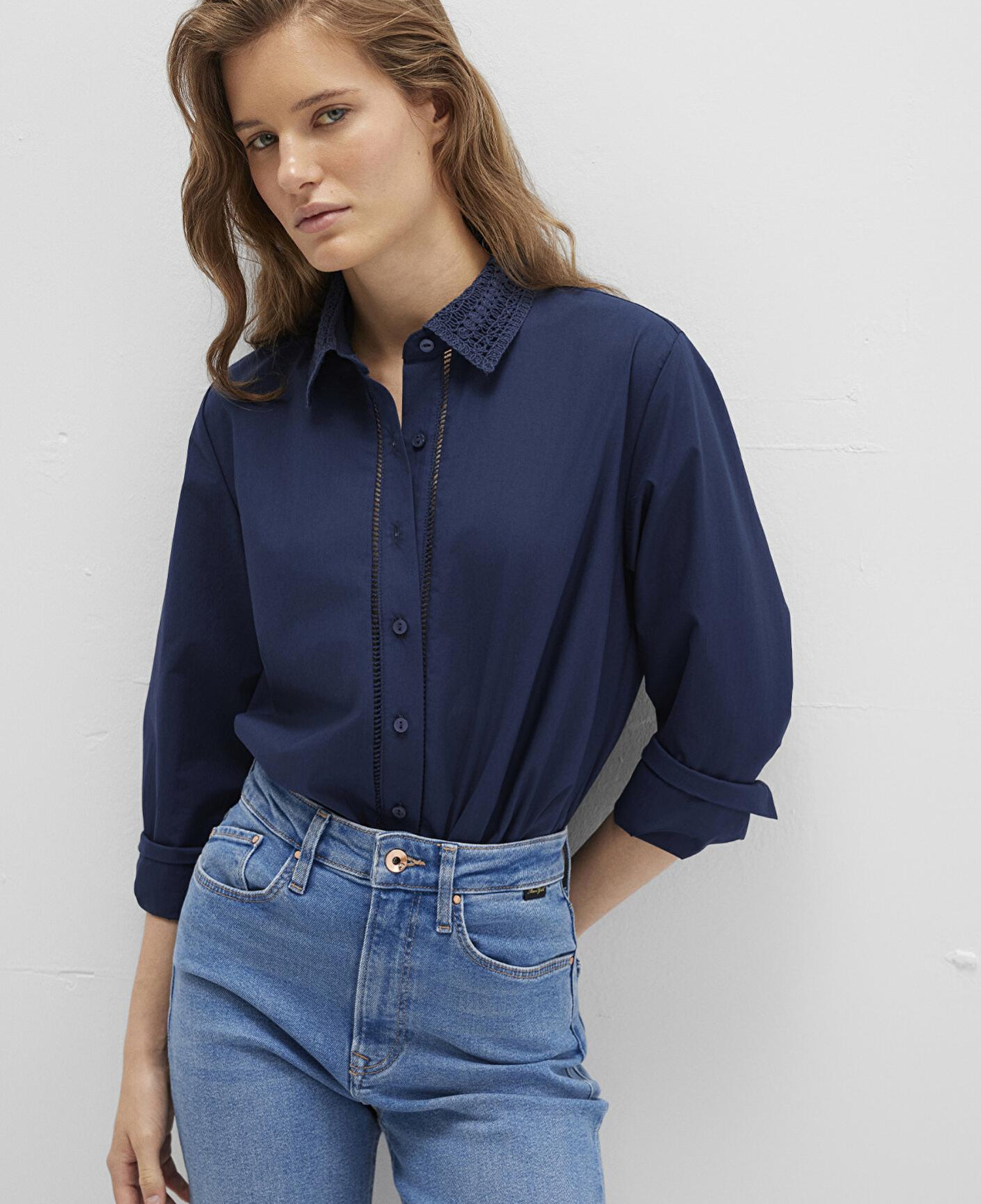 Mavi Nakışlı Şerit Detaylı Lacivert Gömlek Regular Fit / Normal Kesim 1211174-82318