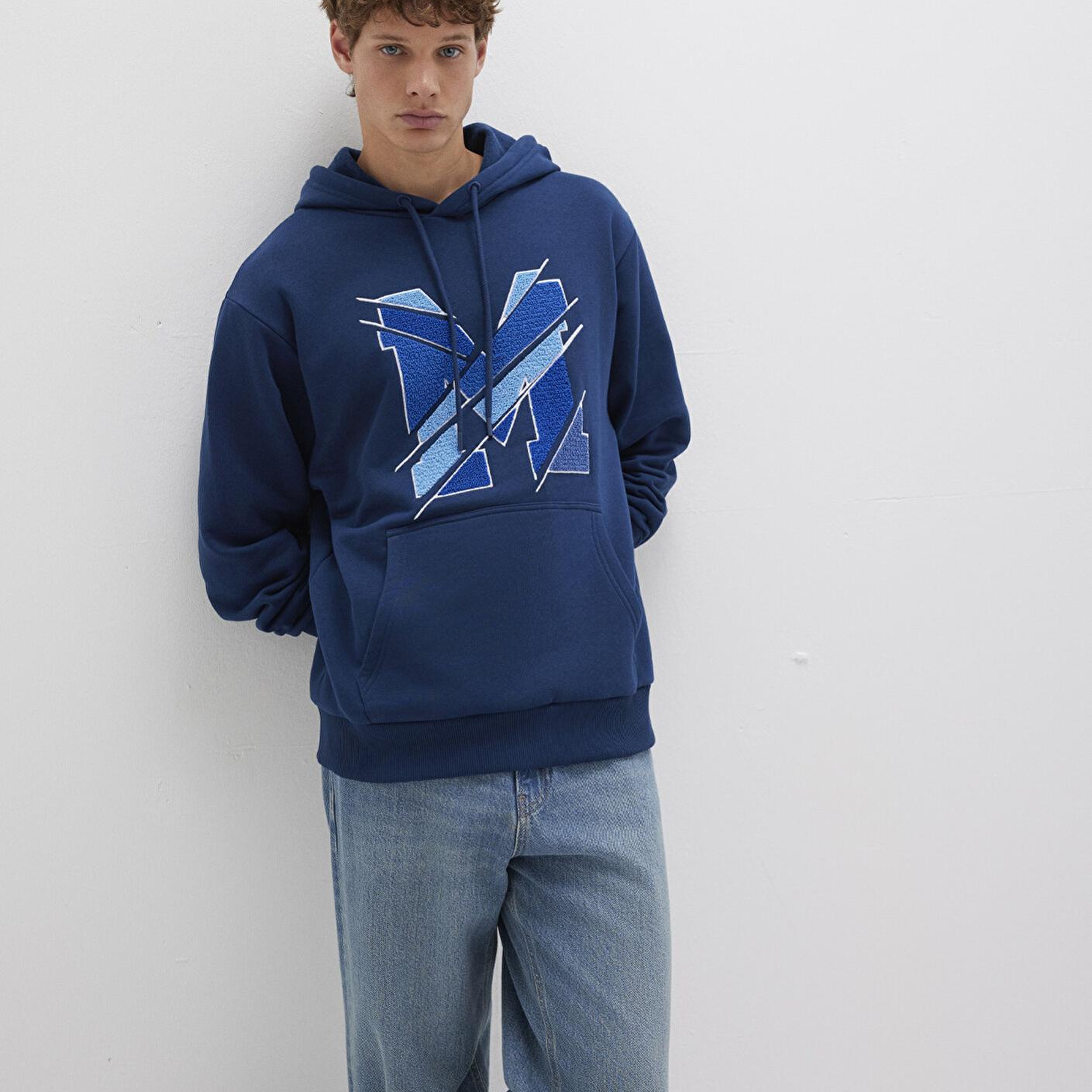Mavi M Logo Baskılı Kapüşonlu Lacivert Sweatshirt 0S10106-89353