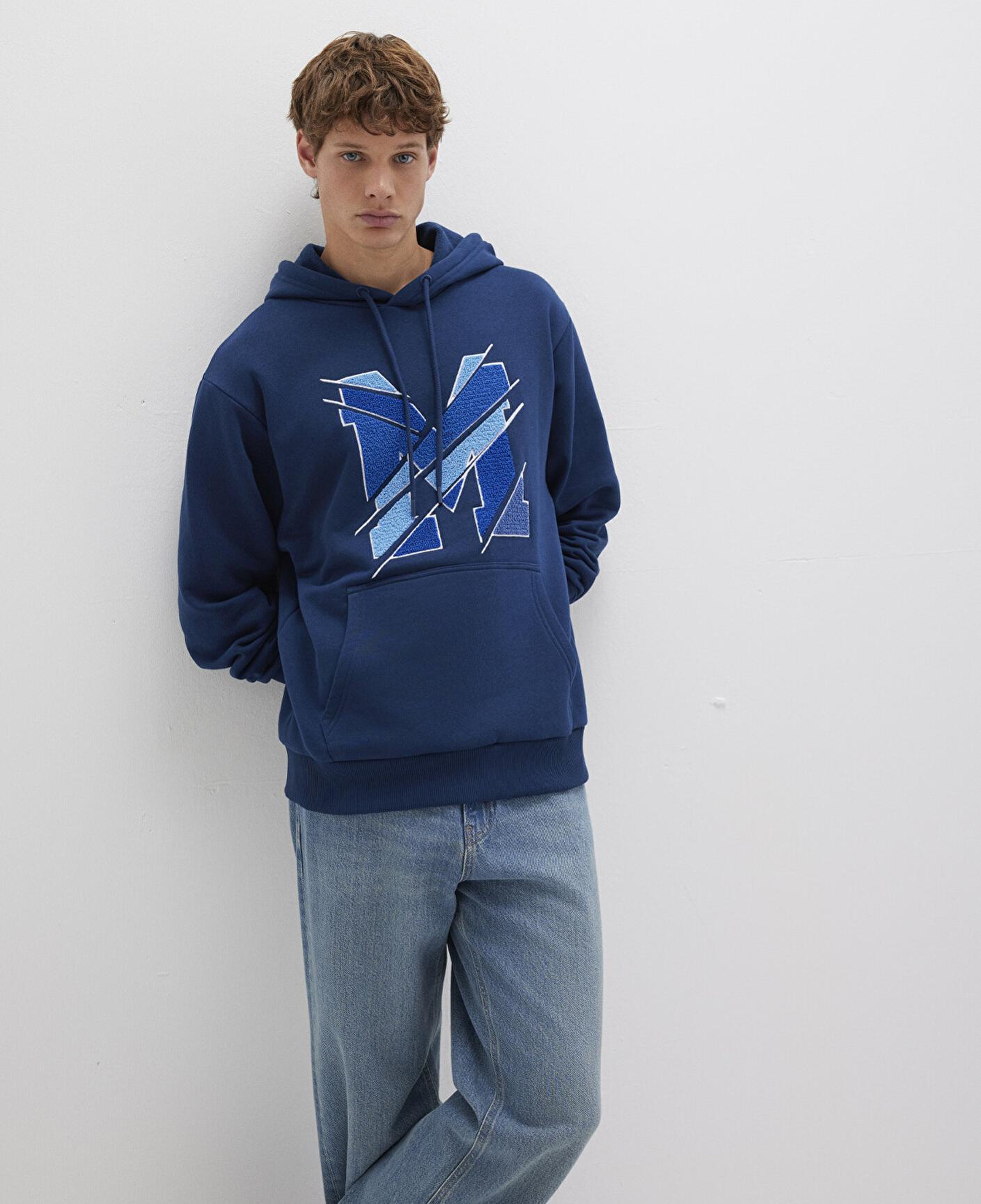 Mavi M Logo Baskılı Kapüşonlu Lacivert Sweatshirt 0S10106-89353