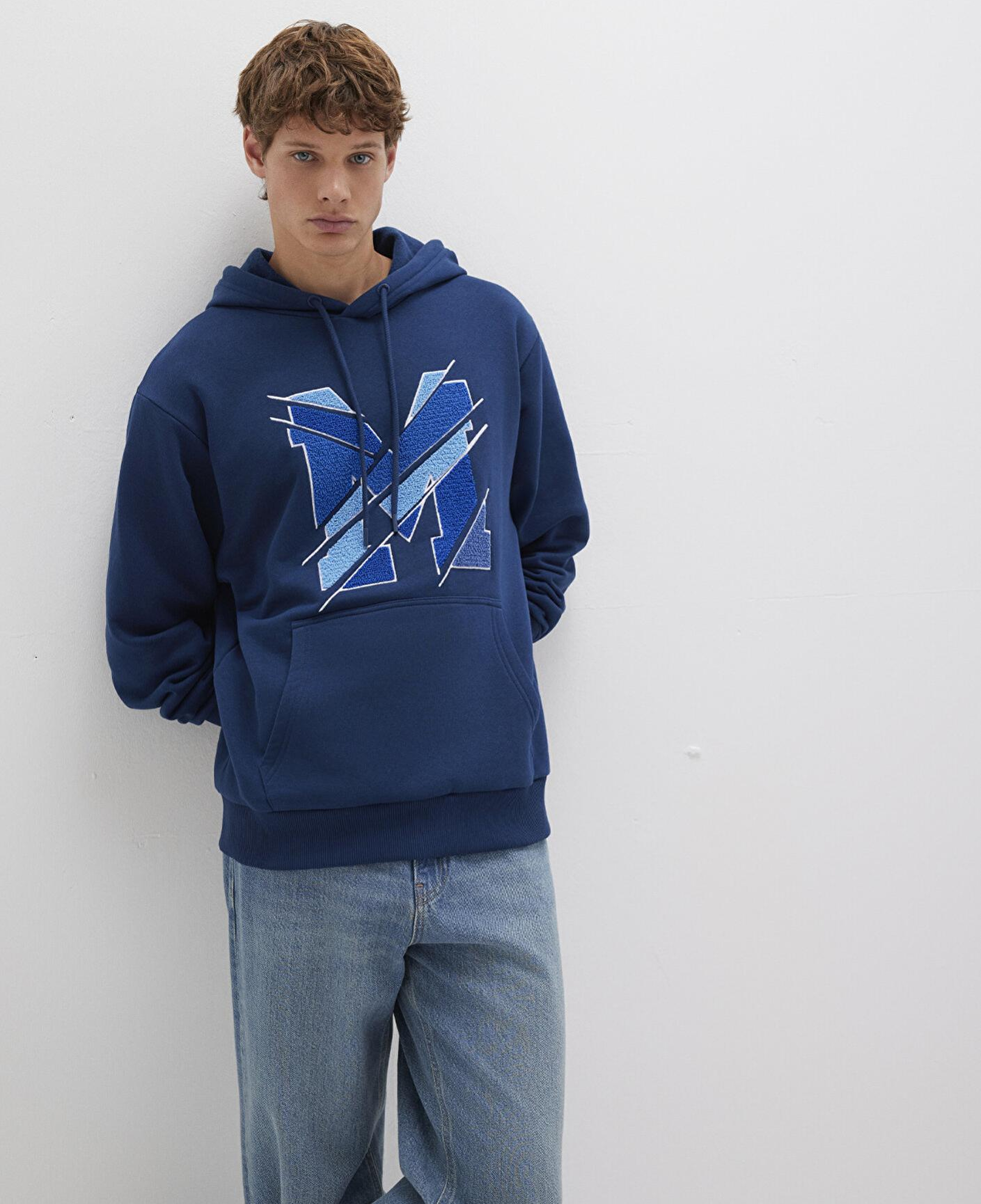 Mavi M Logo Baskılı Kapüşonlu Lacivert Sweatshirt 0S10106-89353