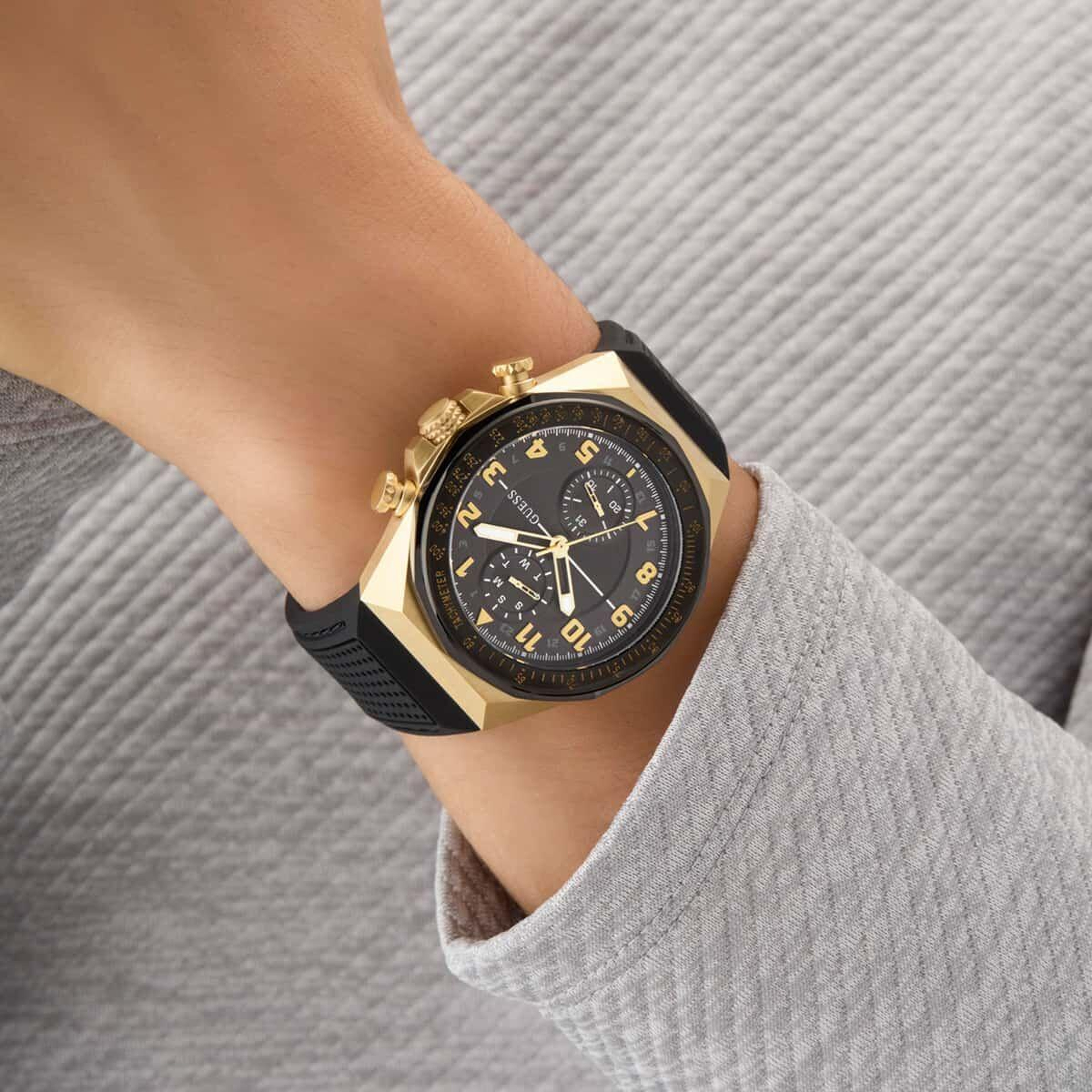 Guess GUGW0902G1 Erkek Kol Saati