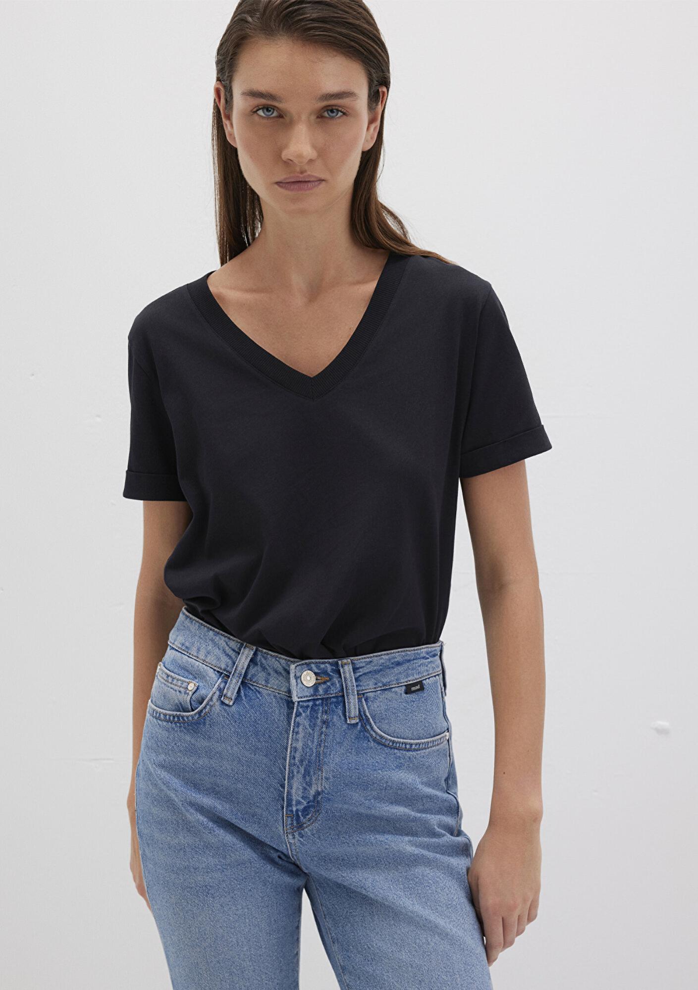 Mavi V Yaka Siyah Basic Tişört Regular Fit / Normal Kesim 166248-900